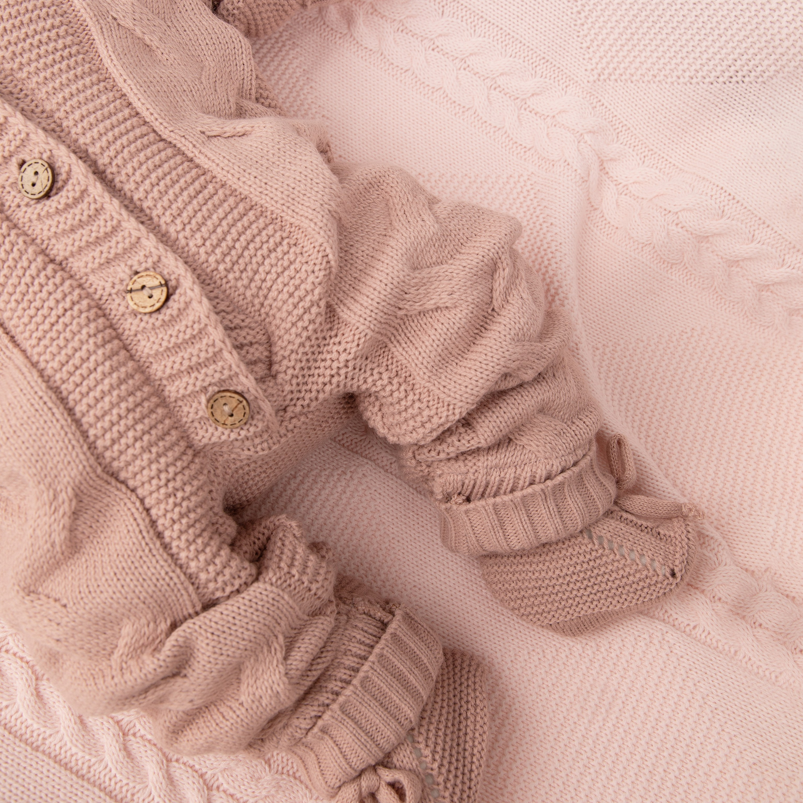 Детские вязаные комбинезоны