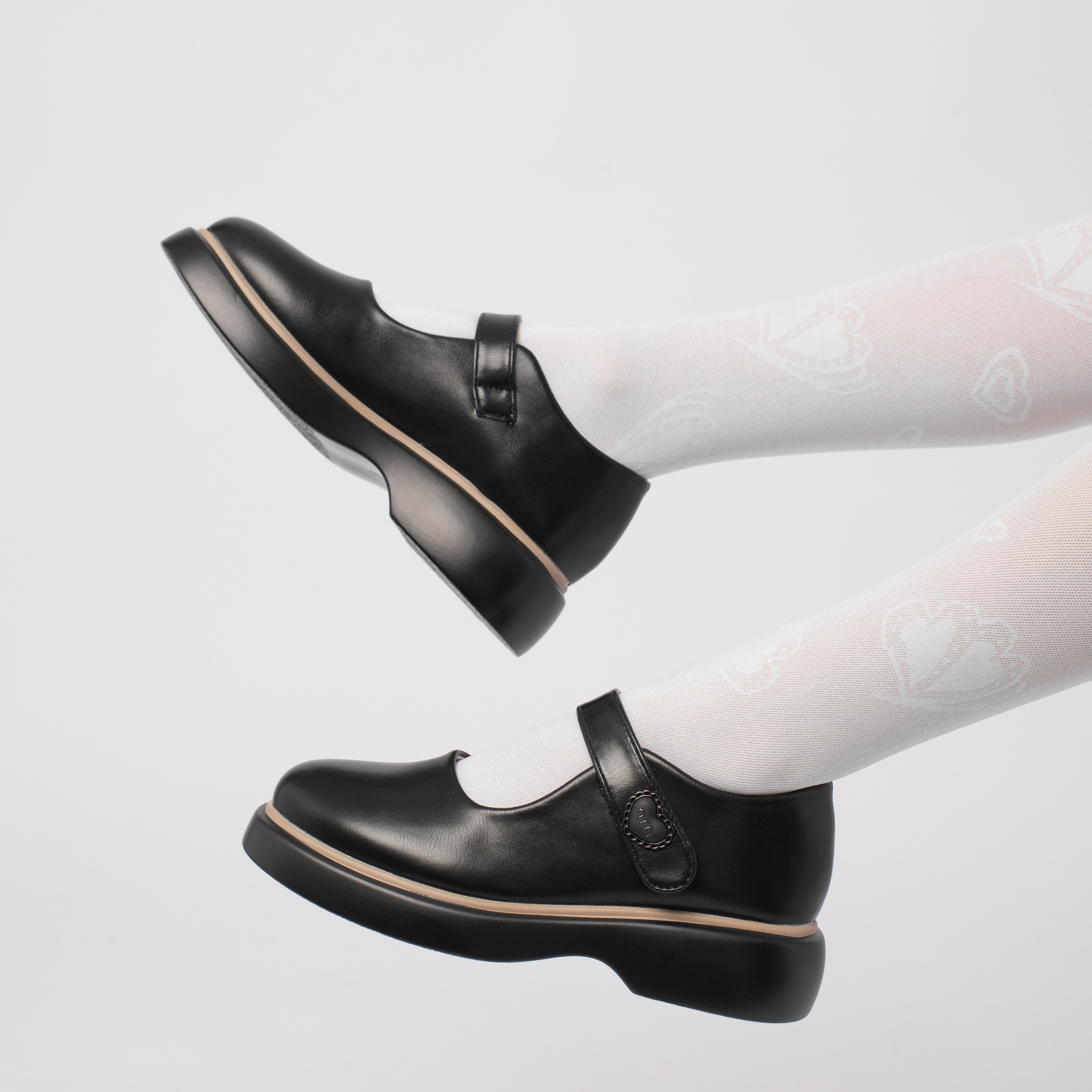 Школьные туфли