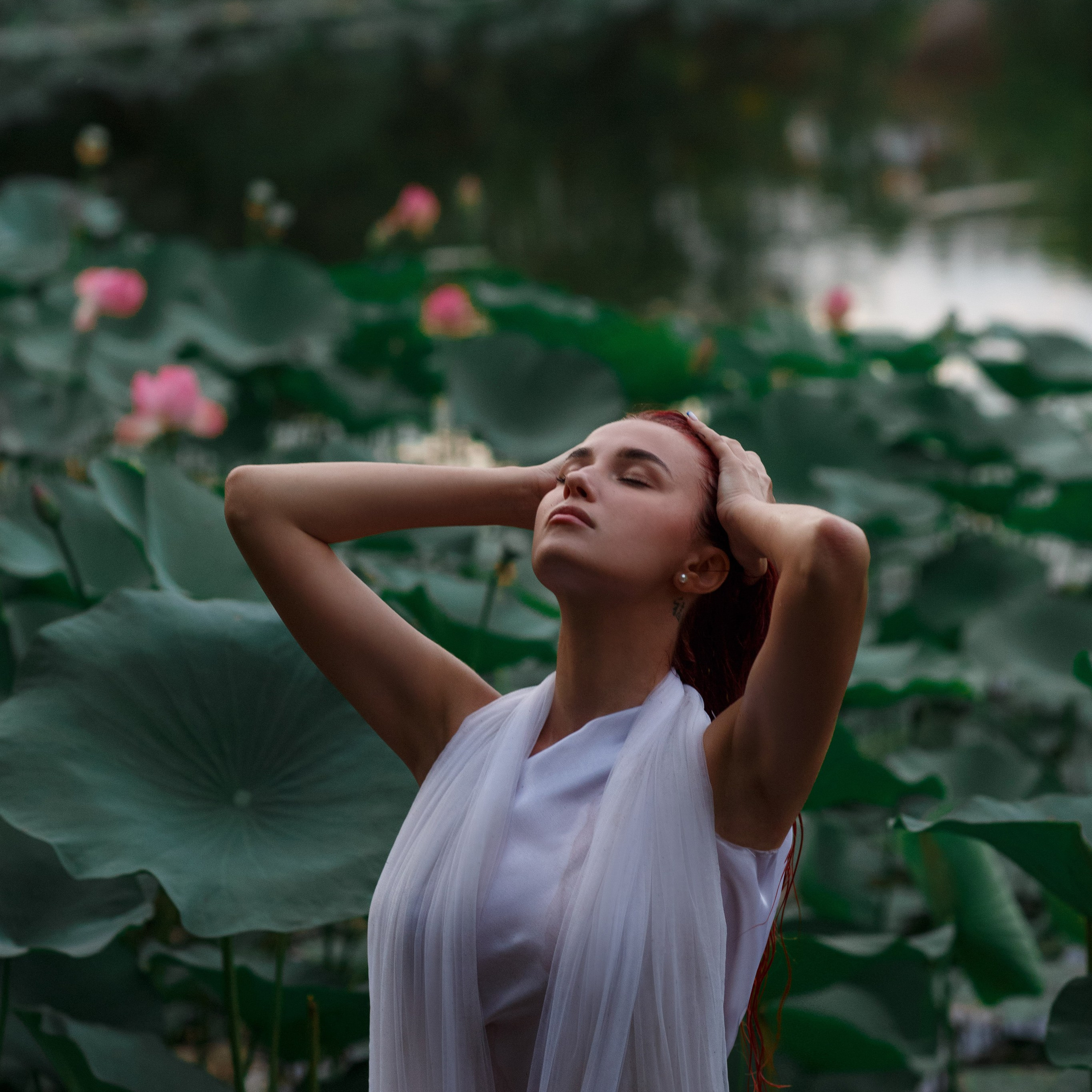 Даша на лотосах