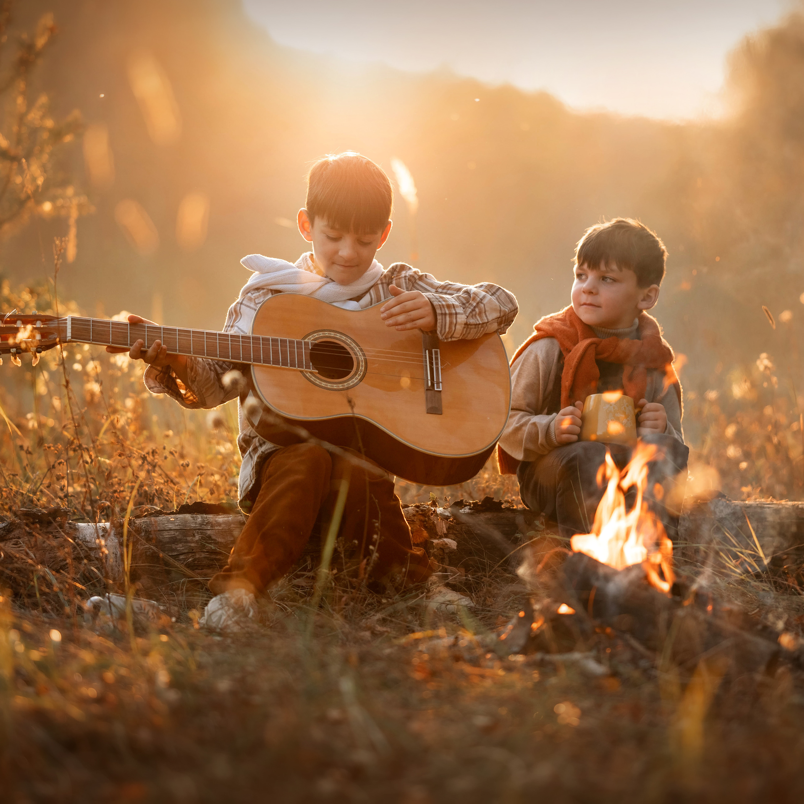 Мальчишки у костра