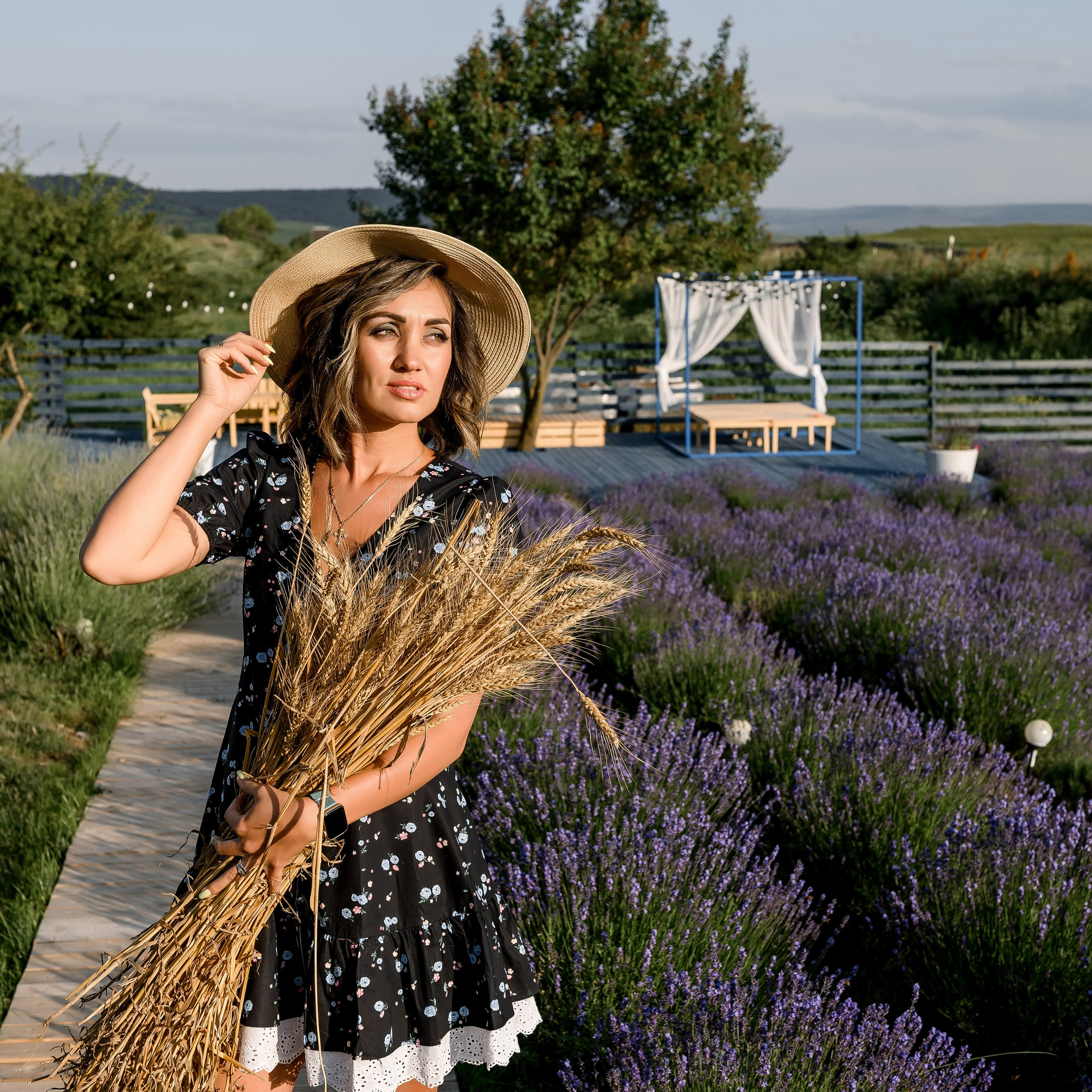 День Рождение на ферме Трава