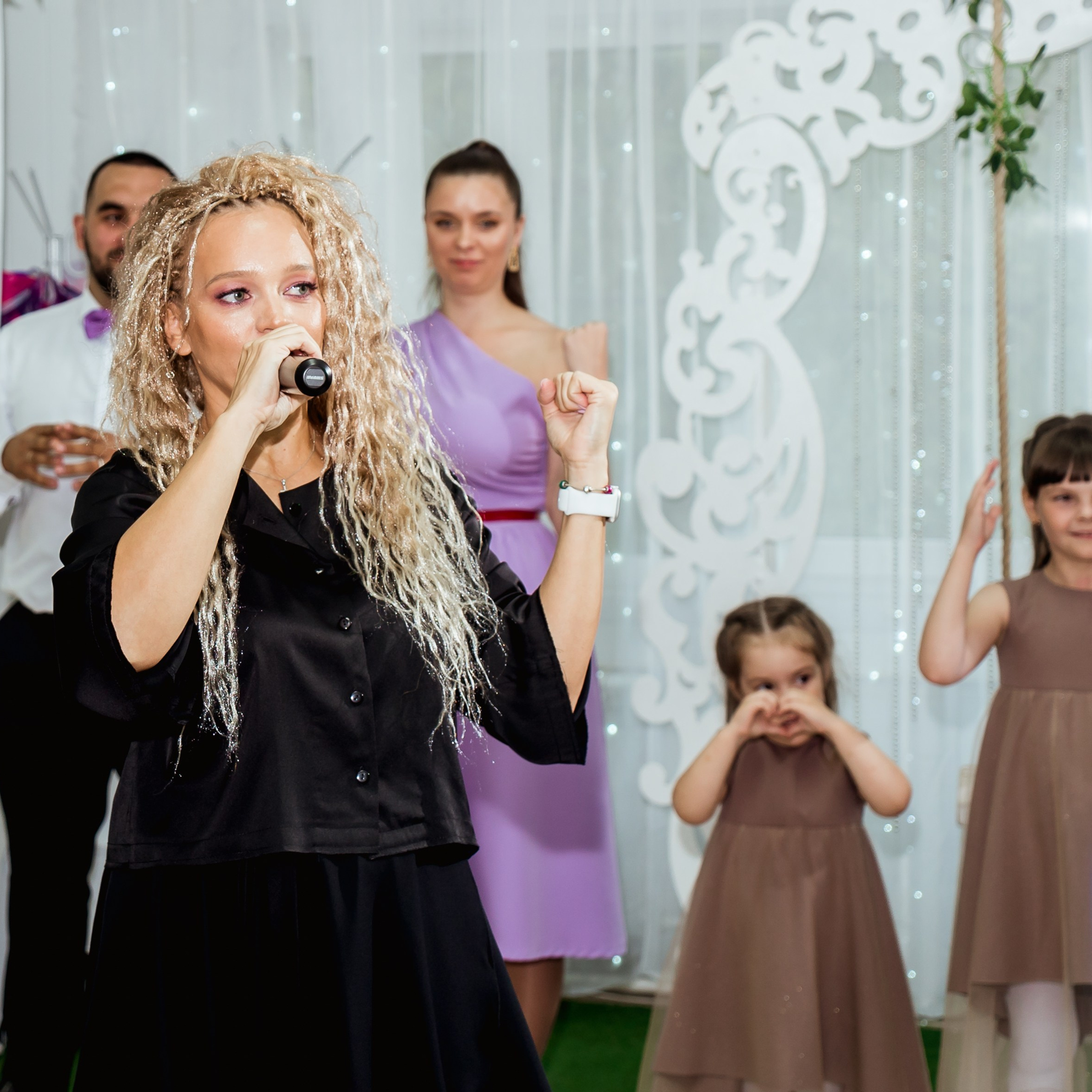 Ведущая Татьяна Овчинникова