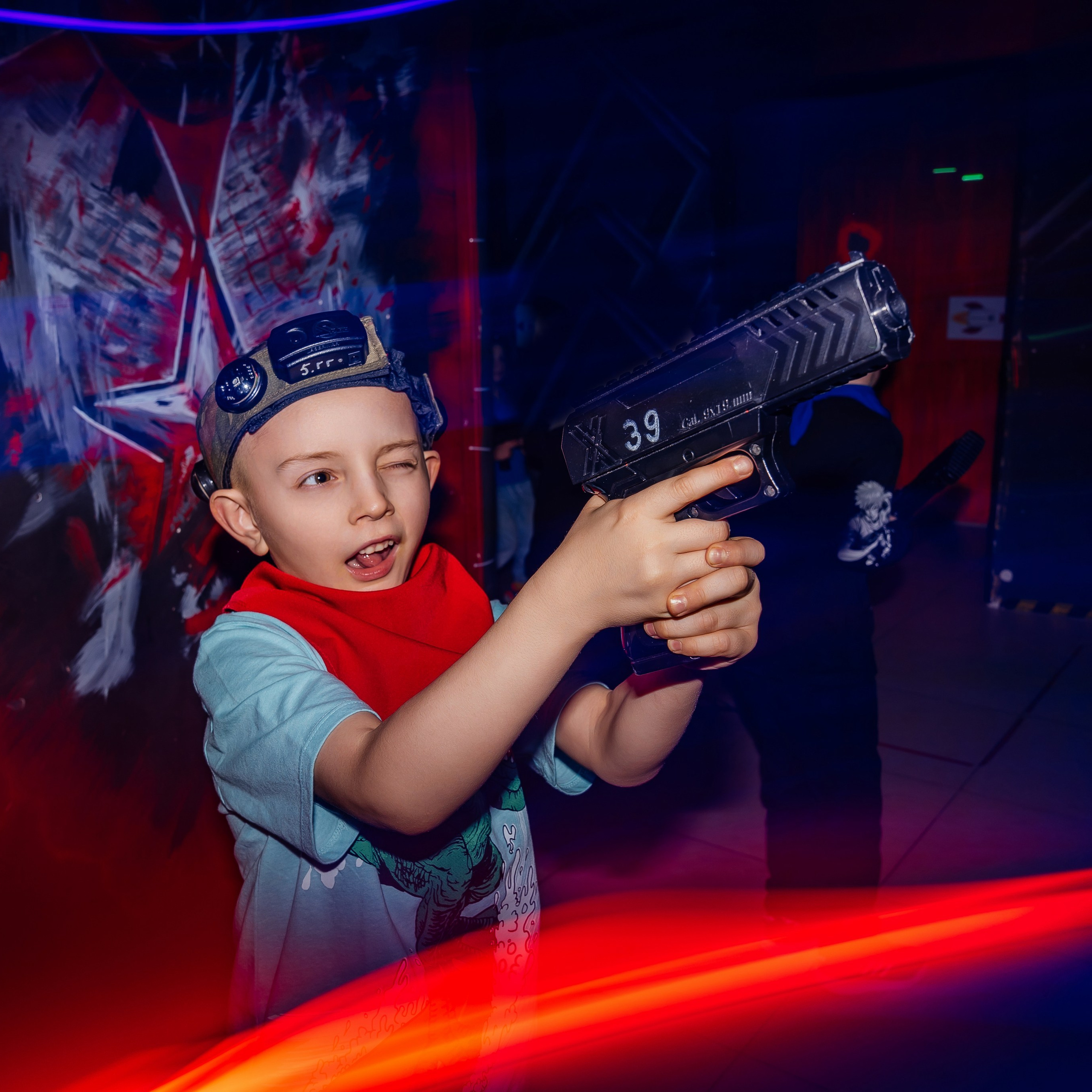 Демиду 7 лет