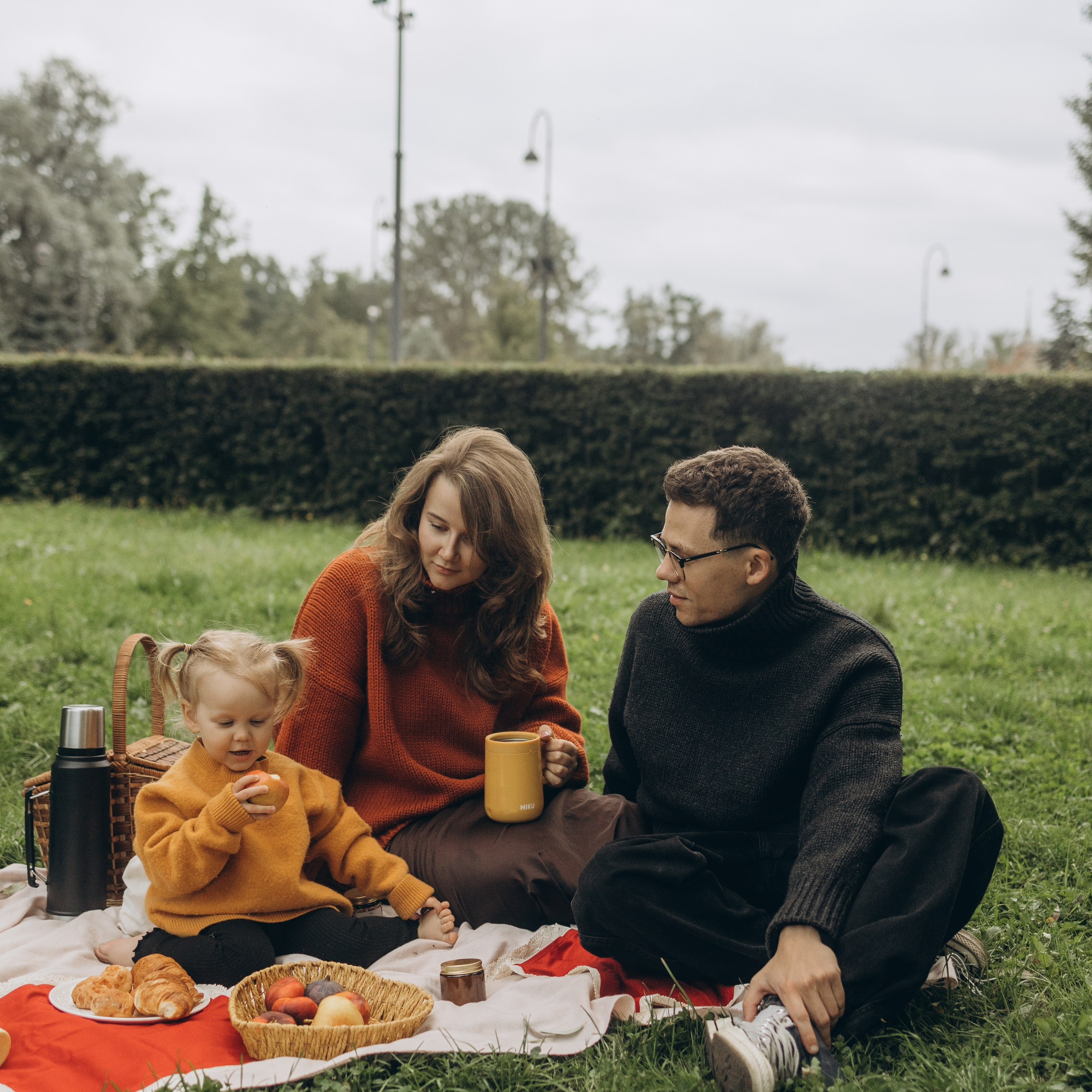 Мария, Олег и Серафима