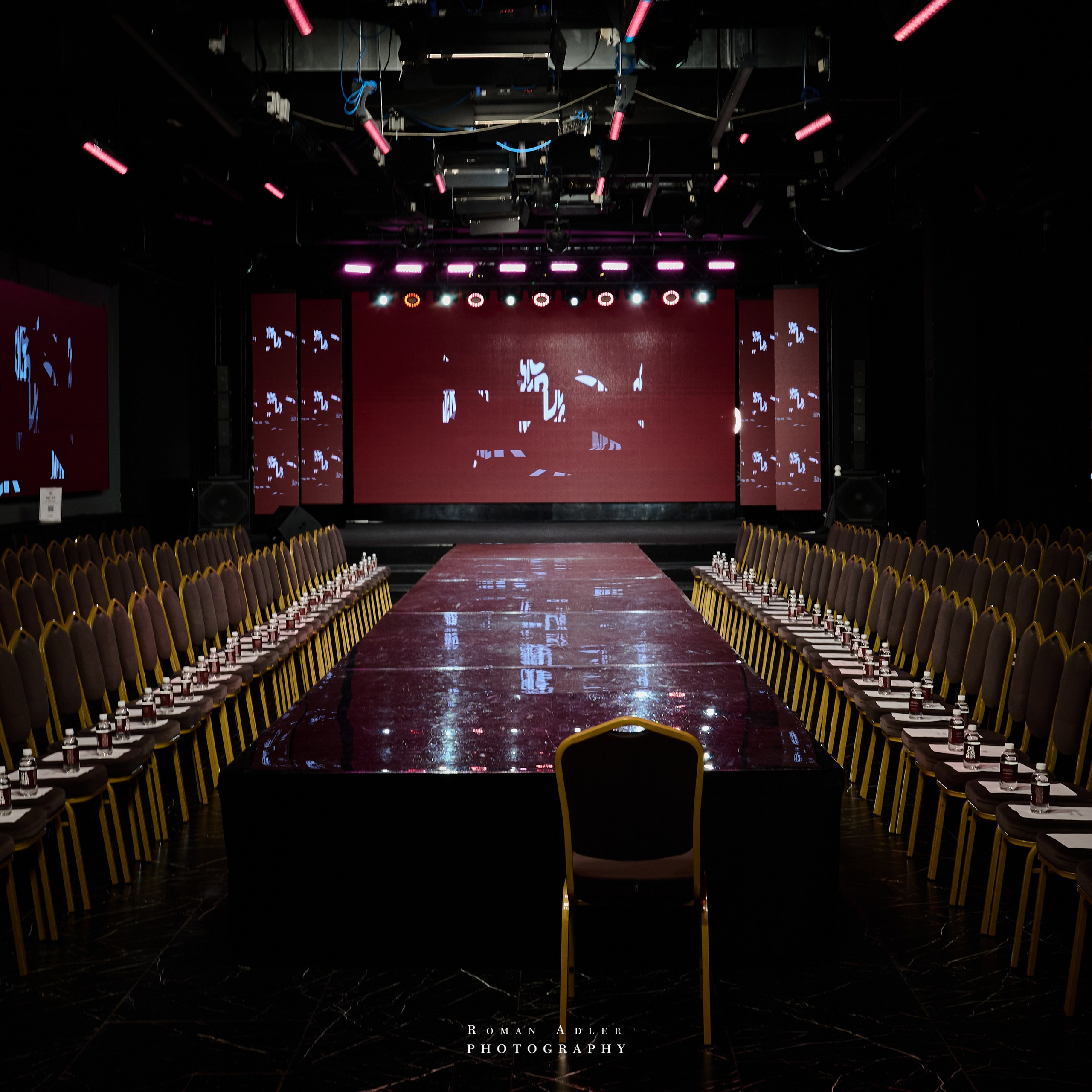 Выставка «Военная Разведка. Гриф Секретно». Фотограф Роман Адлер