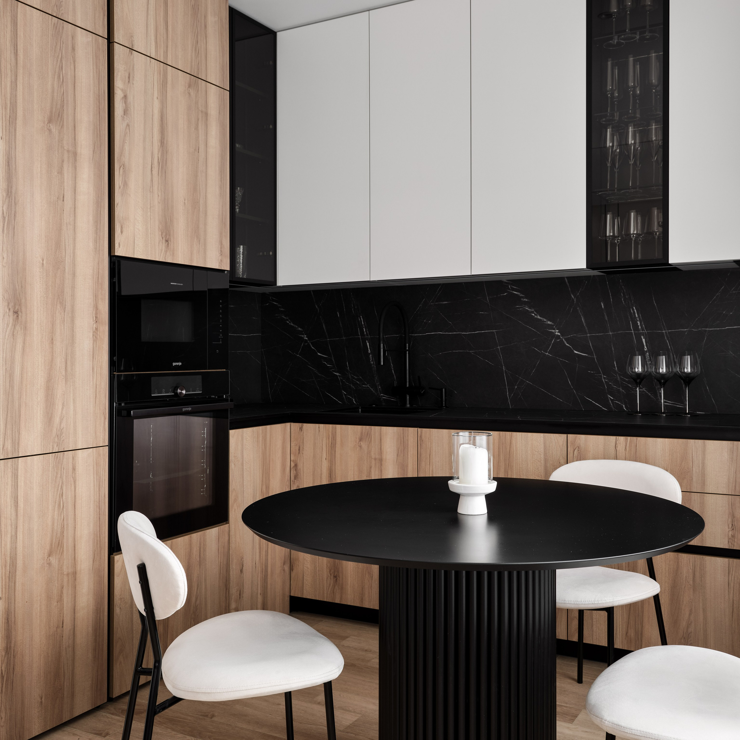 Сканди-уют — светлые деревянные текстуры кухни