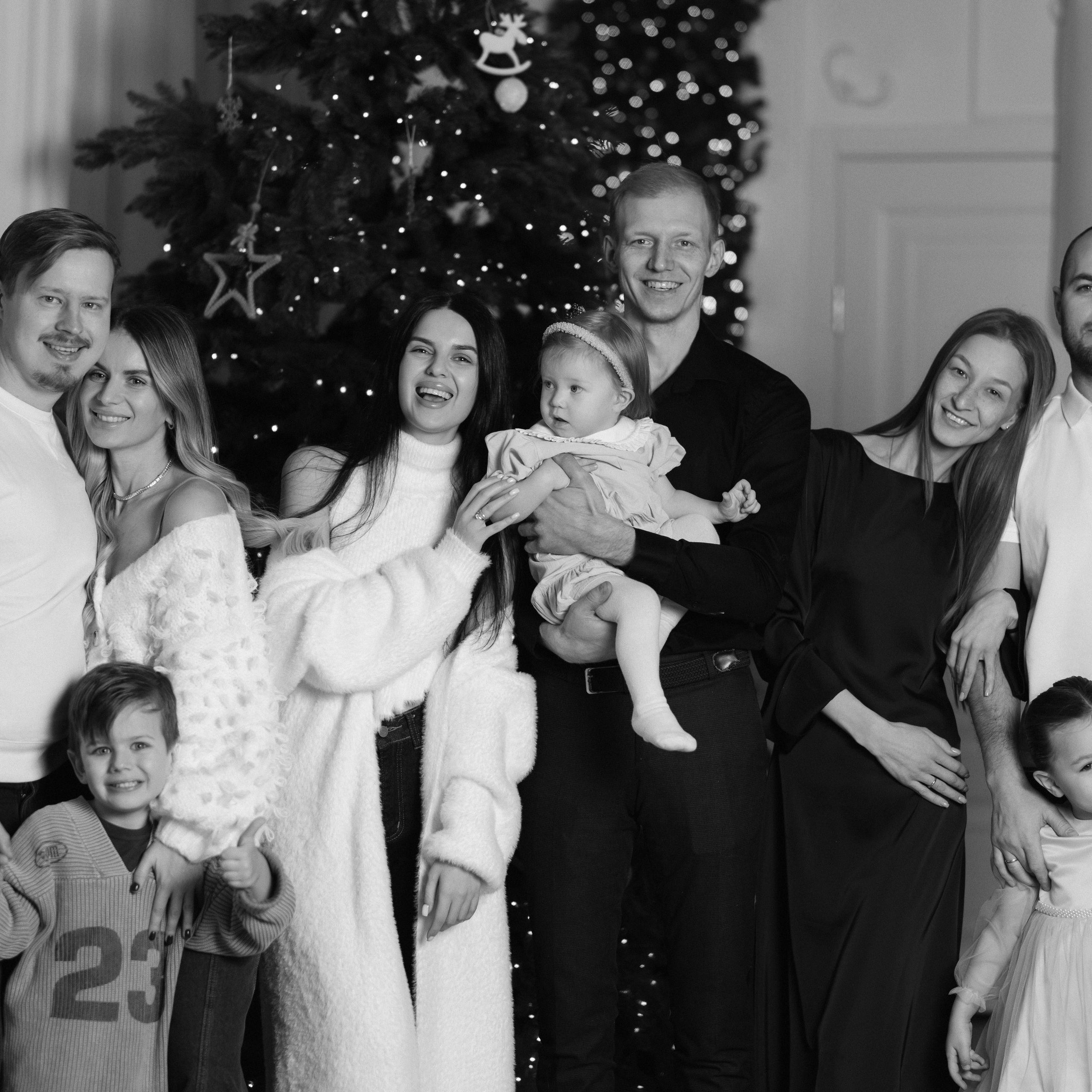 СЕМЬЯ ЖИКИНЫХ ` 25