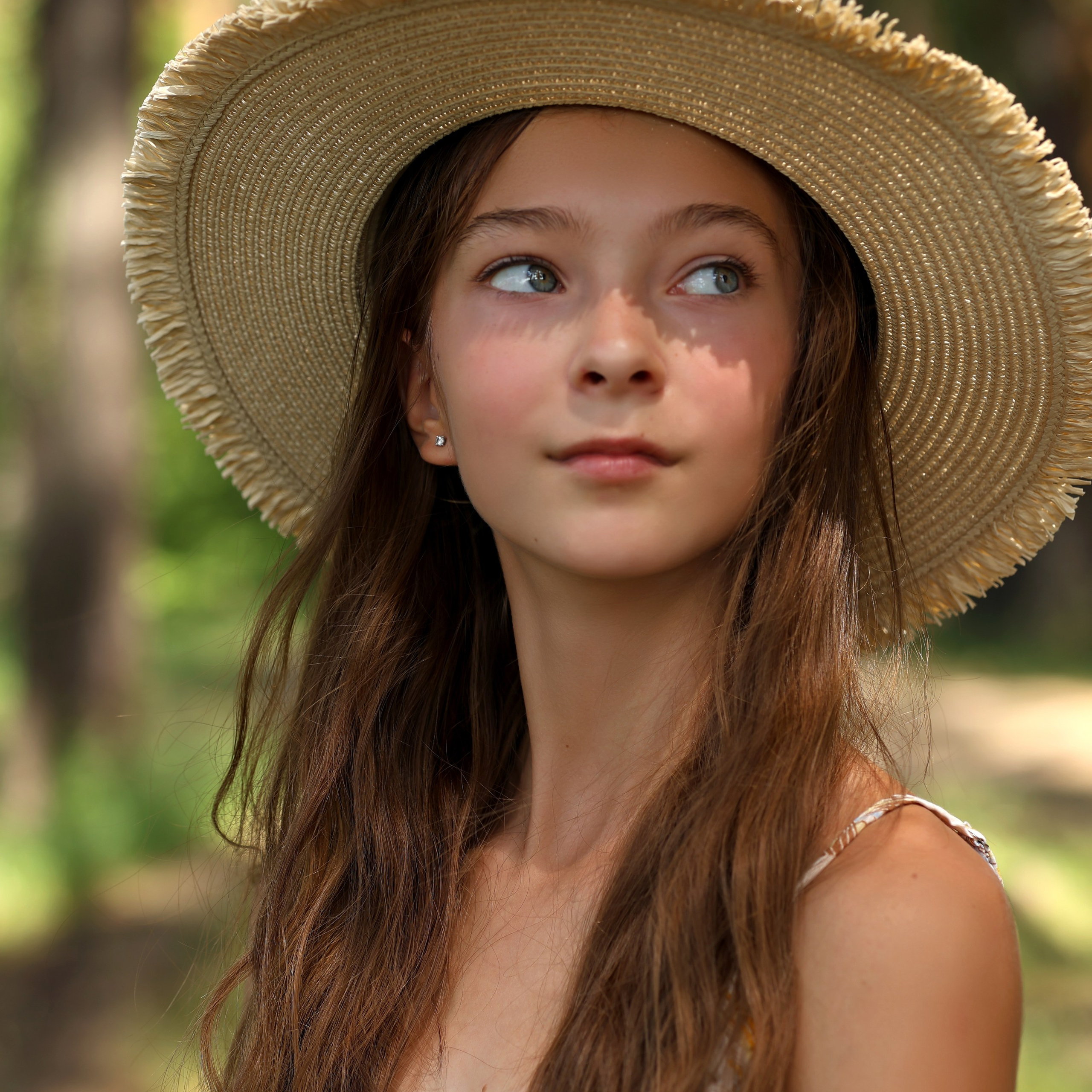 Съемка портретов, модельного портфолио и тестов, съемки для брендов, фотопрогулки. Фотограф Мила Хлусова, Москва. Живые портреты, модельное портфолио и фотопрогулки