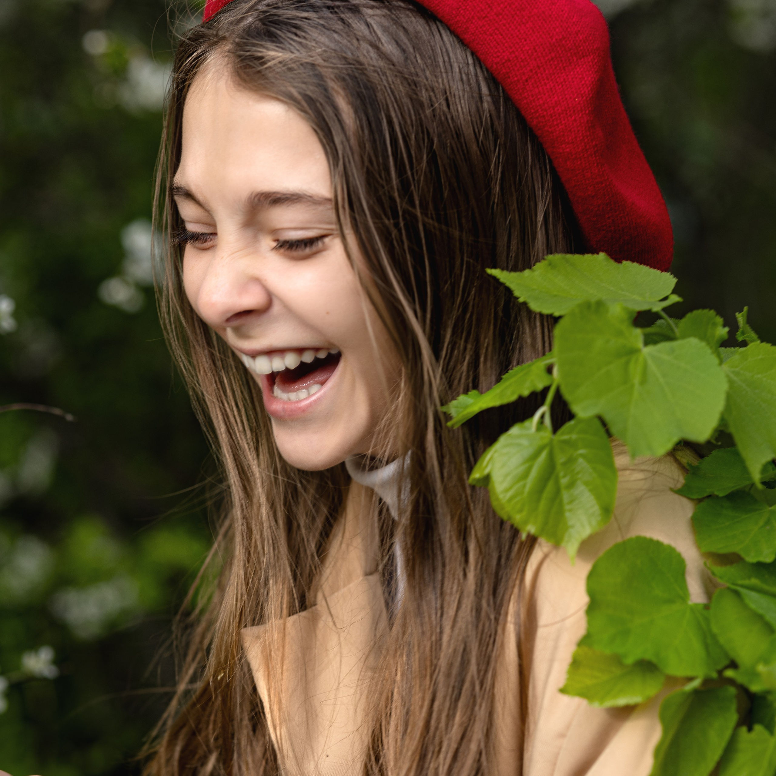 Съемка портретов, модельного портфолио и тестов, съемки для брендов, фотопрогулки. Фотограф Мила Хлусова, Москва. Живые портреты, модельное портфолио и фотопрогулки