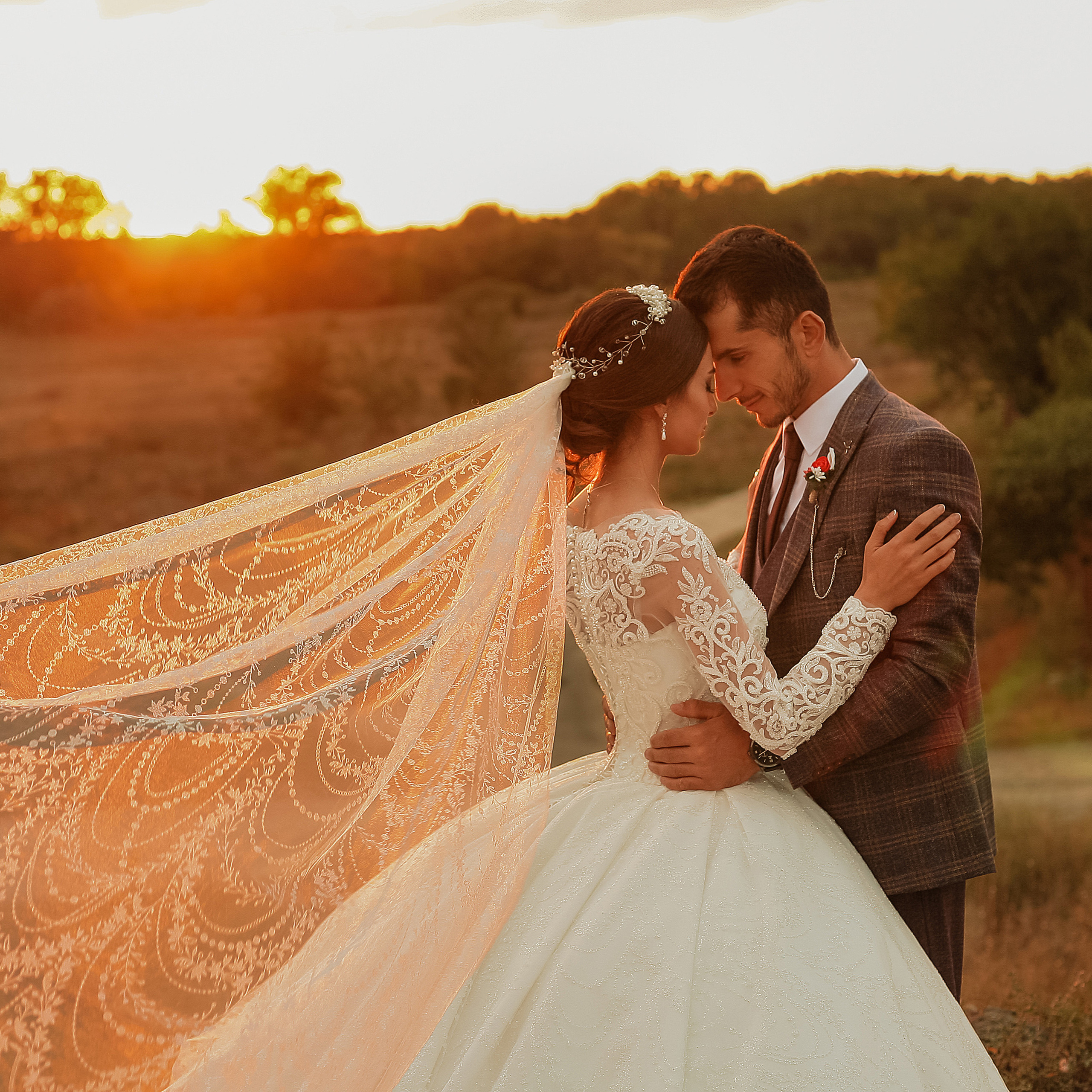 Свадебная прогулка на закате