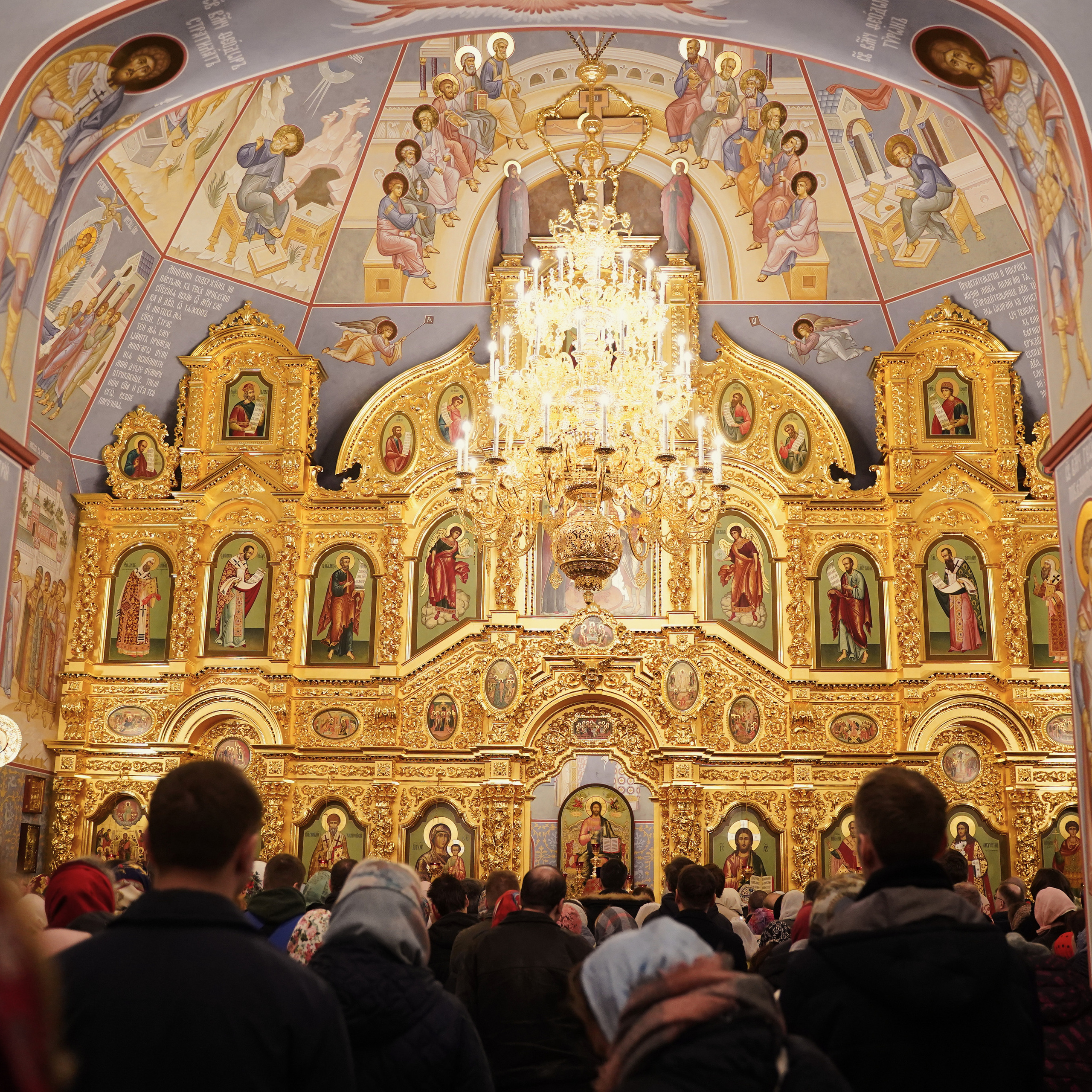 Крестный ход и ночное пасхальное богослужение