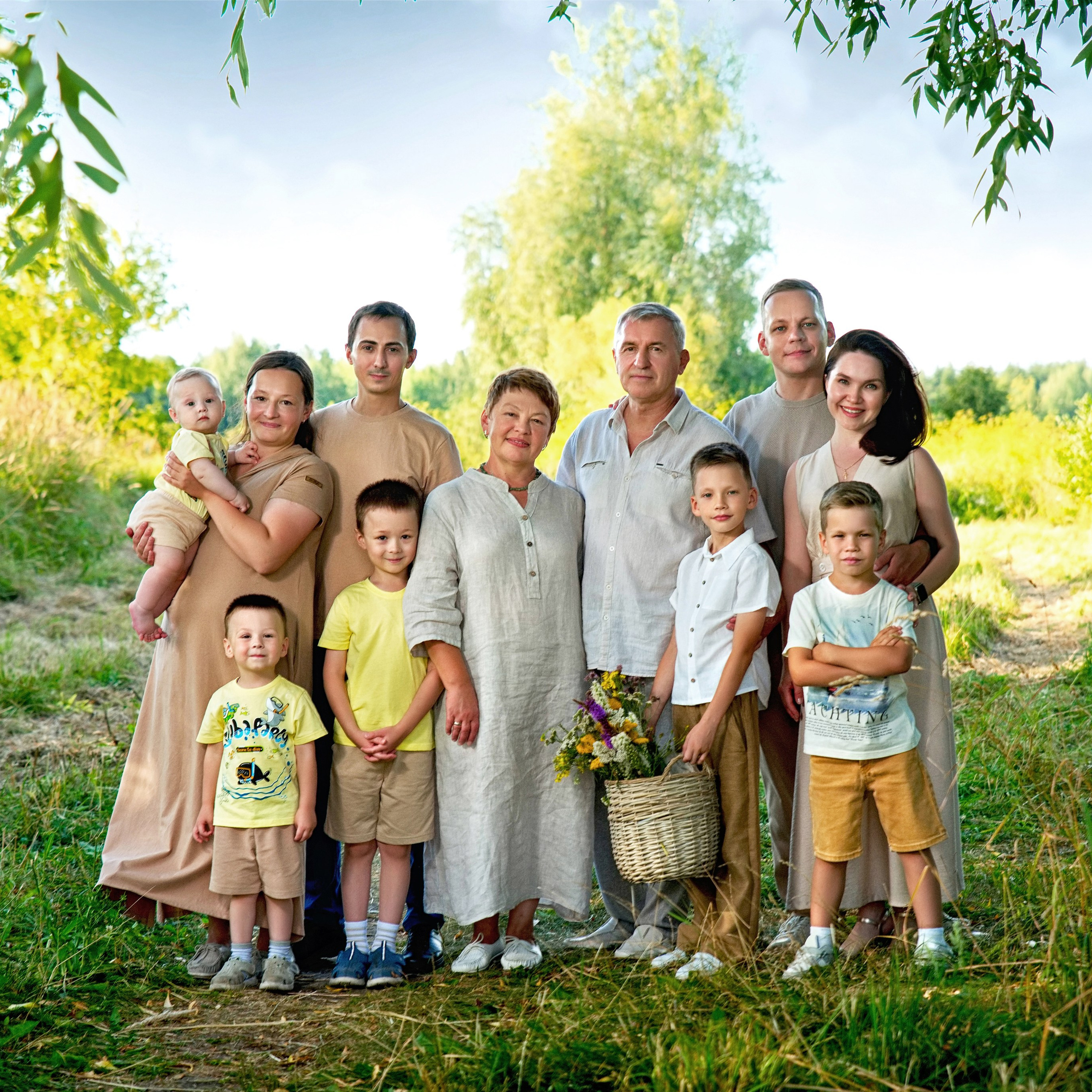 Семейная фотосессия (как подарок на&nbsp;юбилей Маме и&nbsp;Бабушке). Лето 2025.