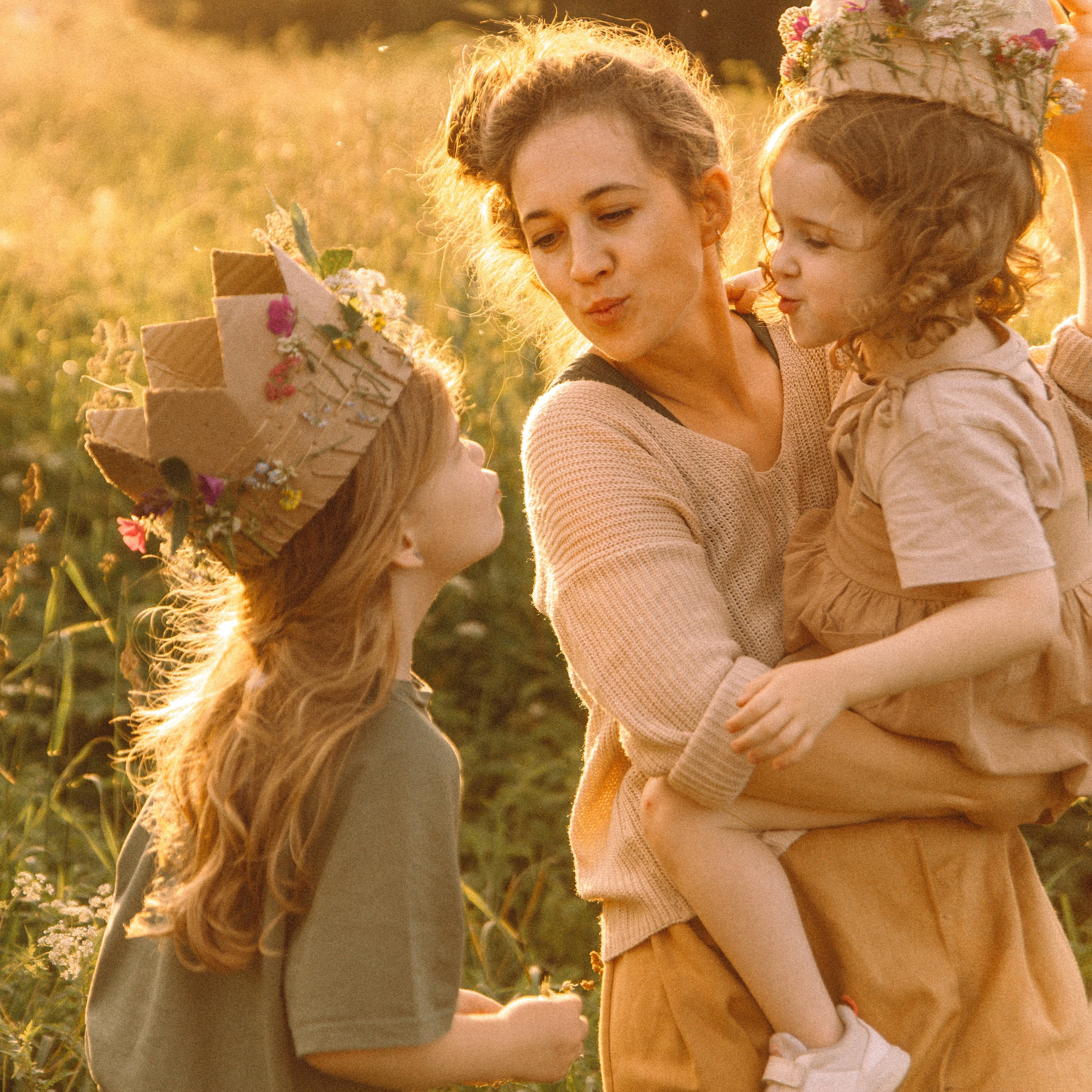 Галя, Варя, Аврора