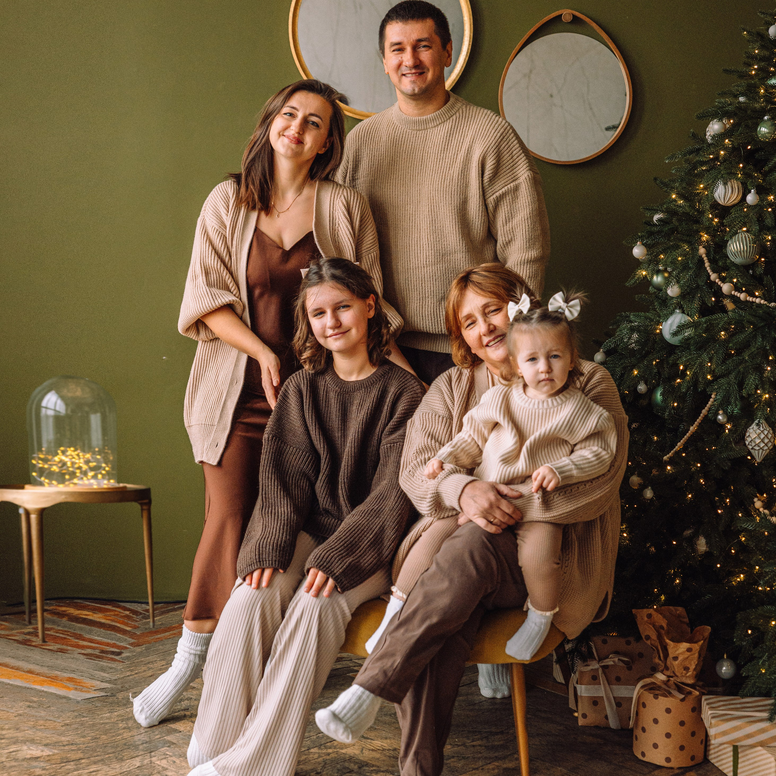 Катя, Артем, Елена, Ника и Лера