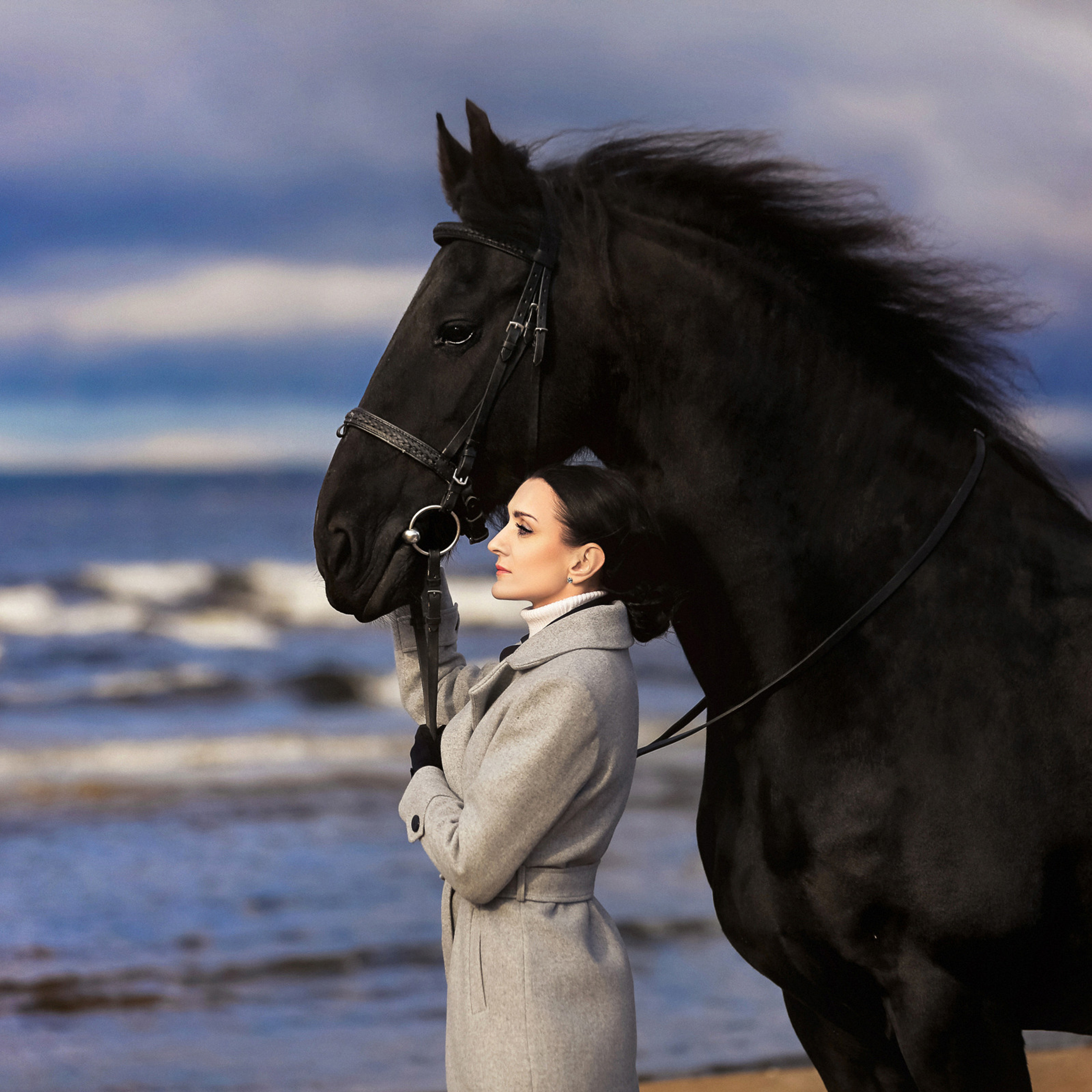 У синего моря