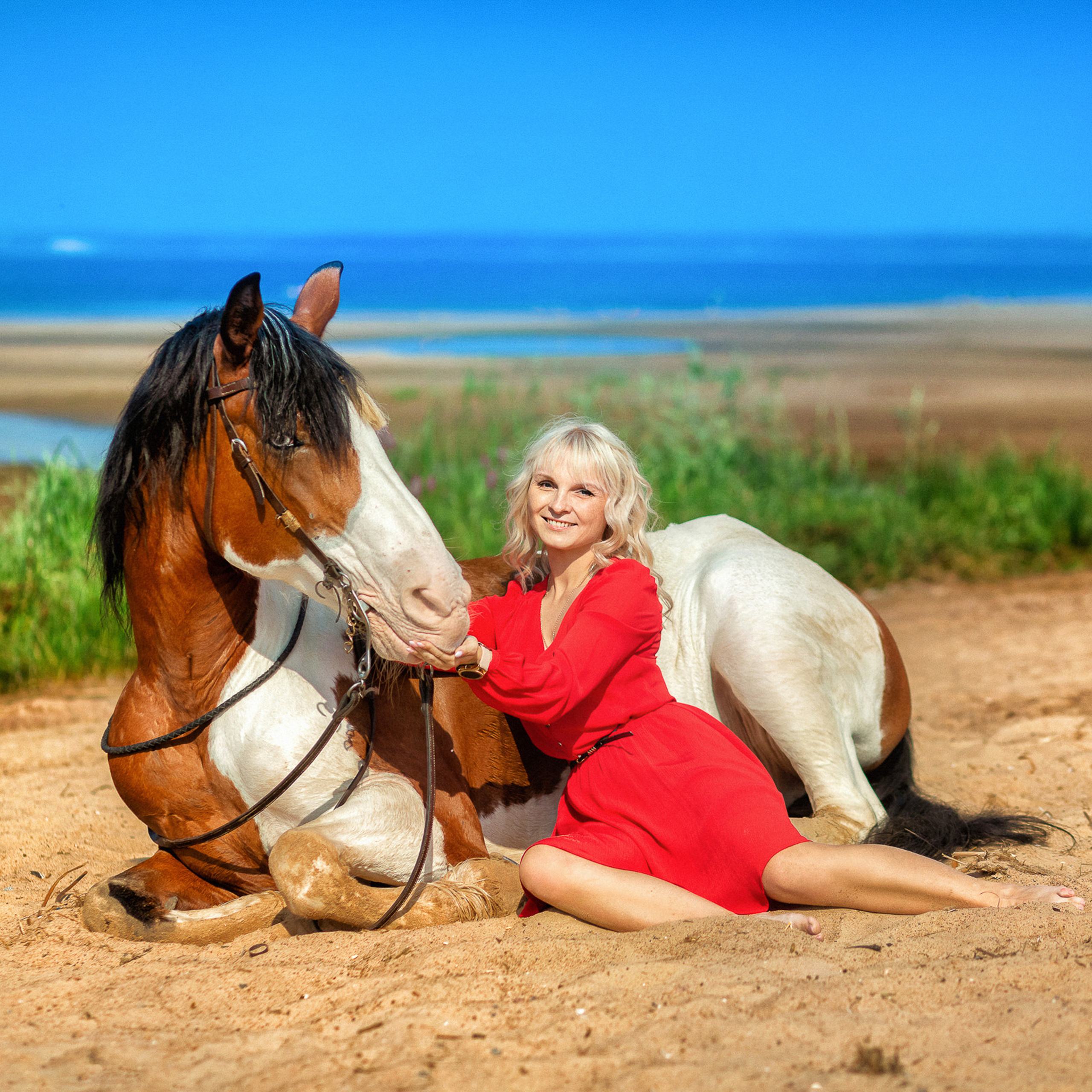 Лила и Лола в красном