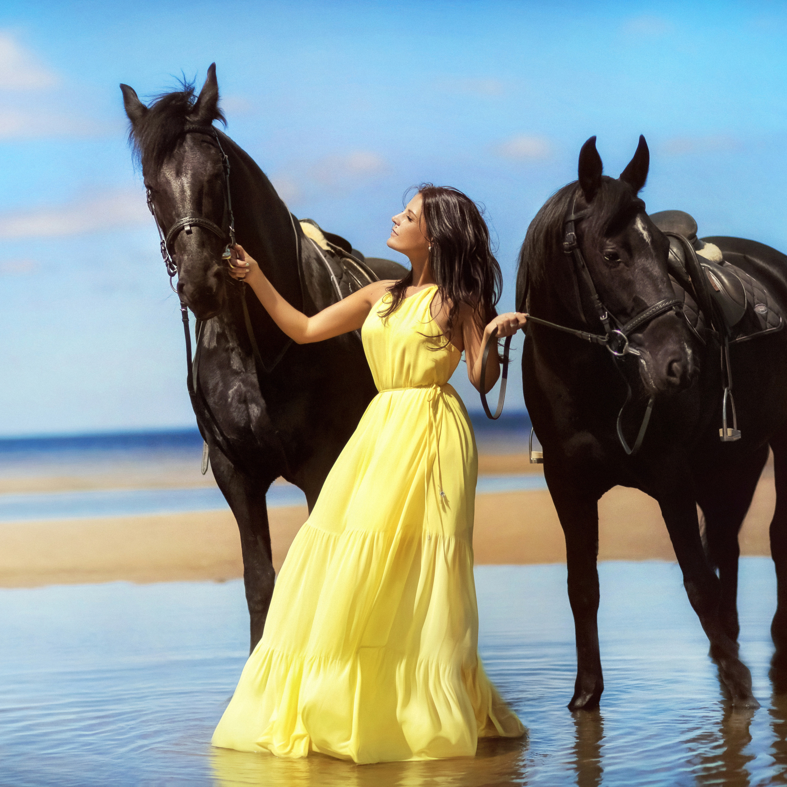 Vogue _ Фотосессия на заливе_Два коня