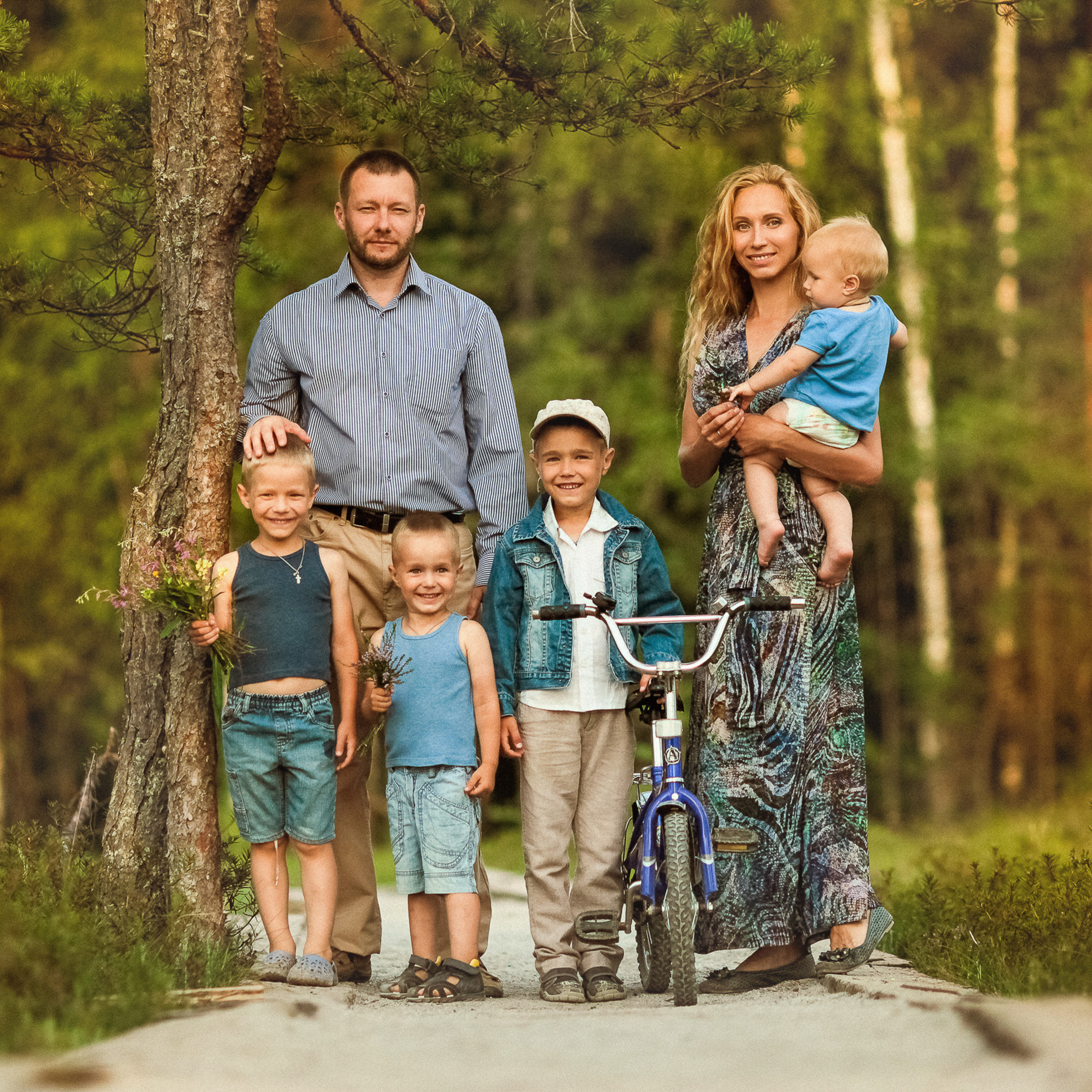 Большая семья_В лучах красивого заката