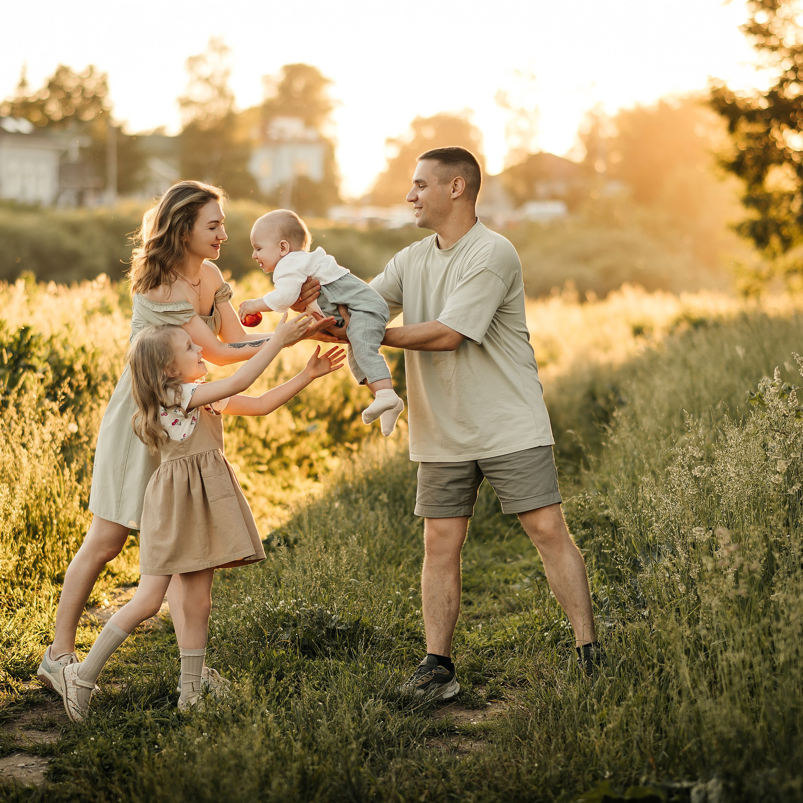 Юля, Дима, Лиза и Максим