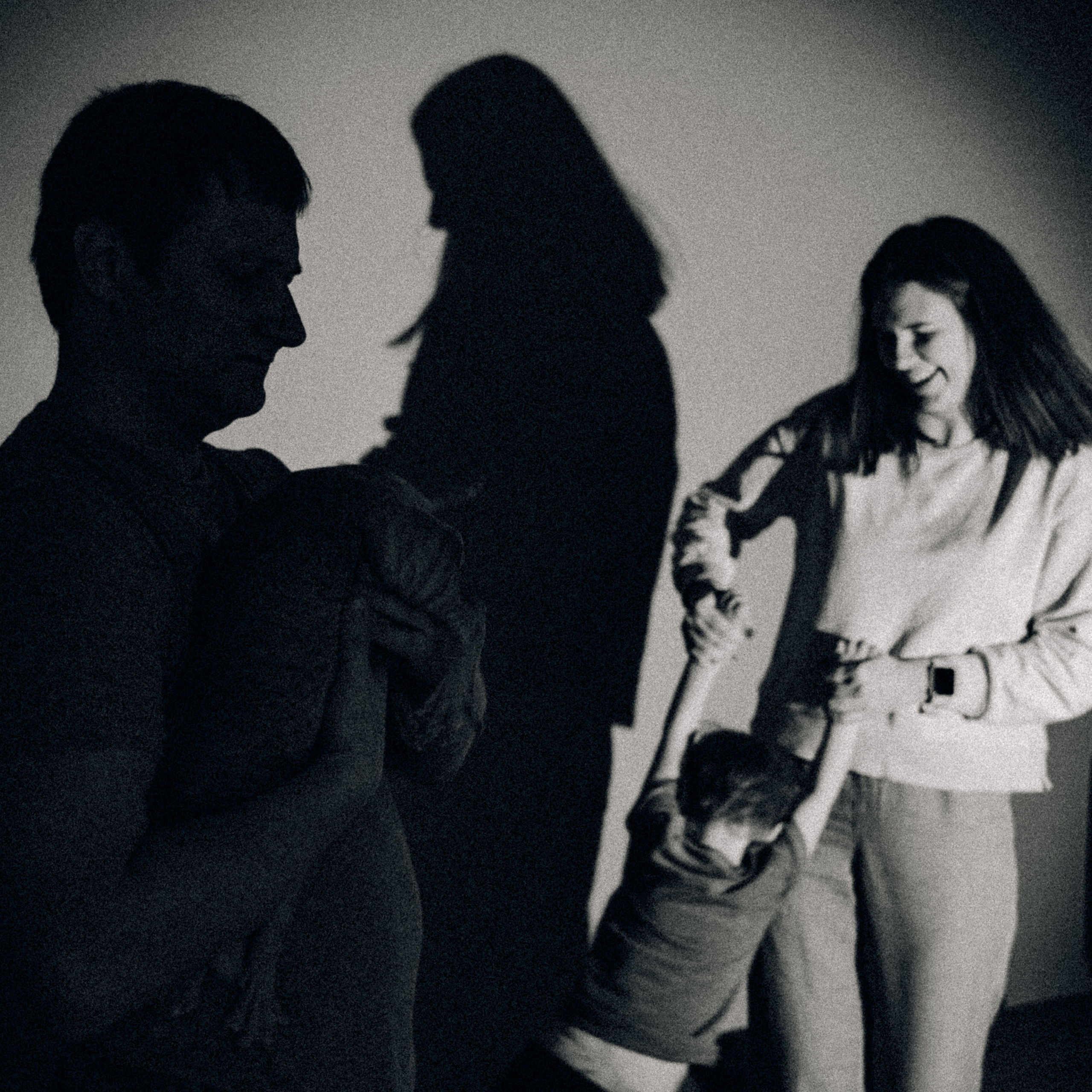 Аня Лёша Ростик и кот Маффин. Домашняя история с пряником и театром теней.