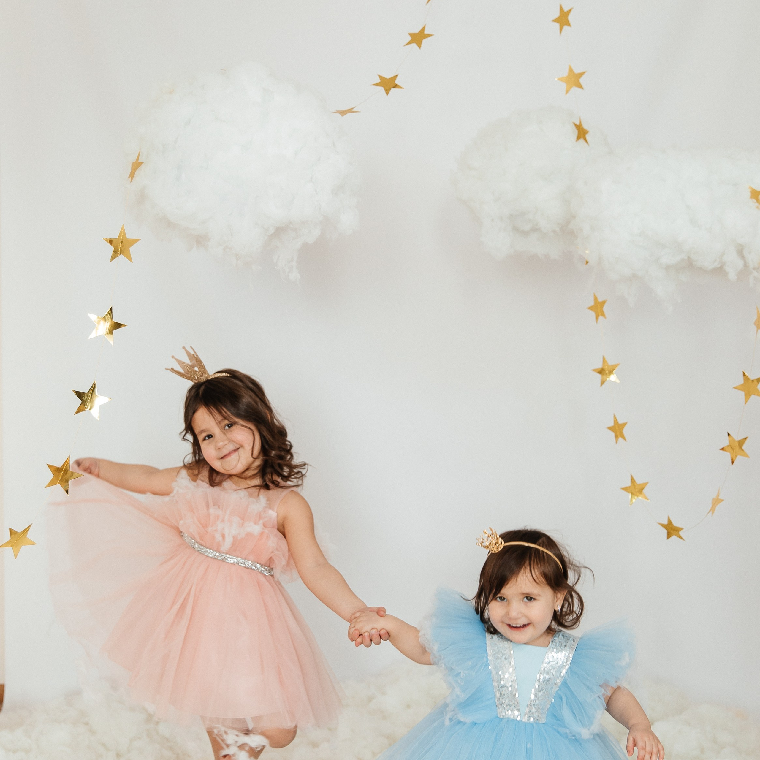 Маюша и Милаша в облаках