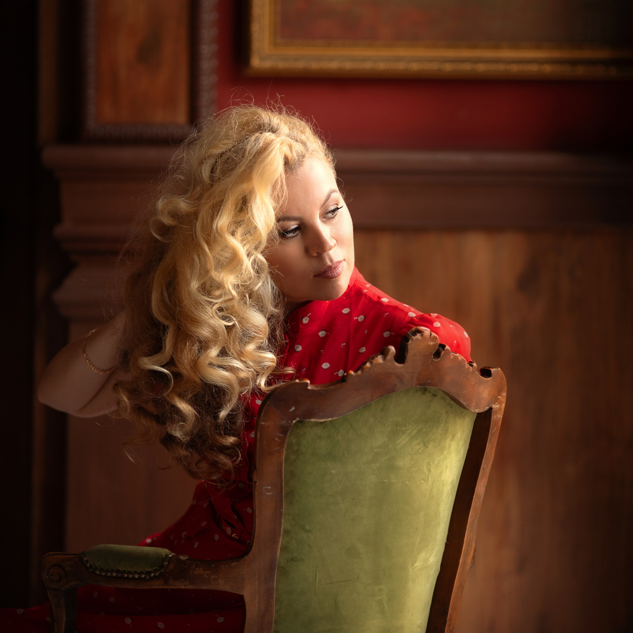 Женский портрет в студии Leona Stage