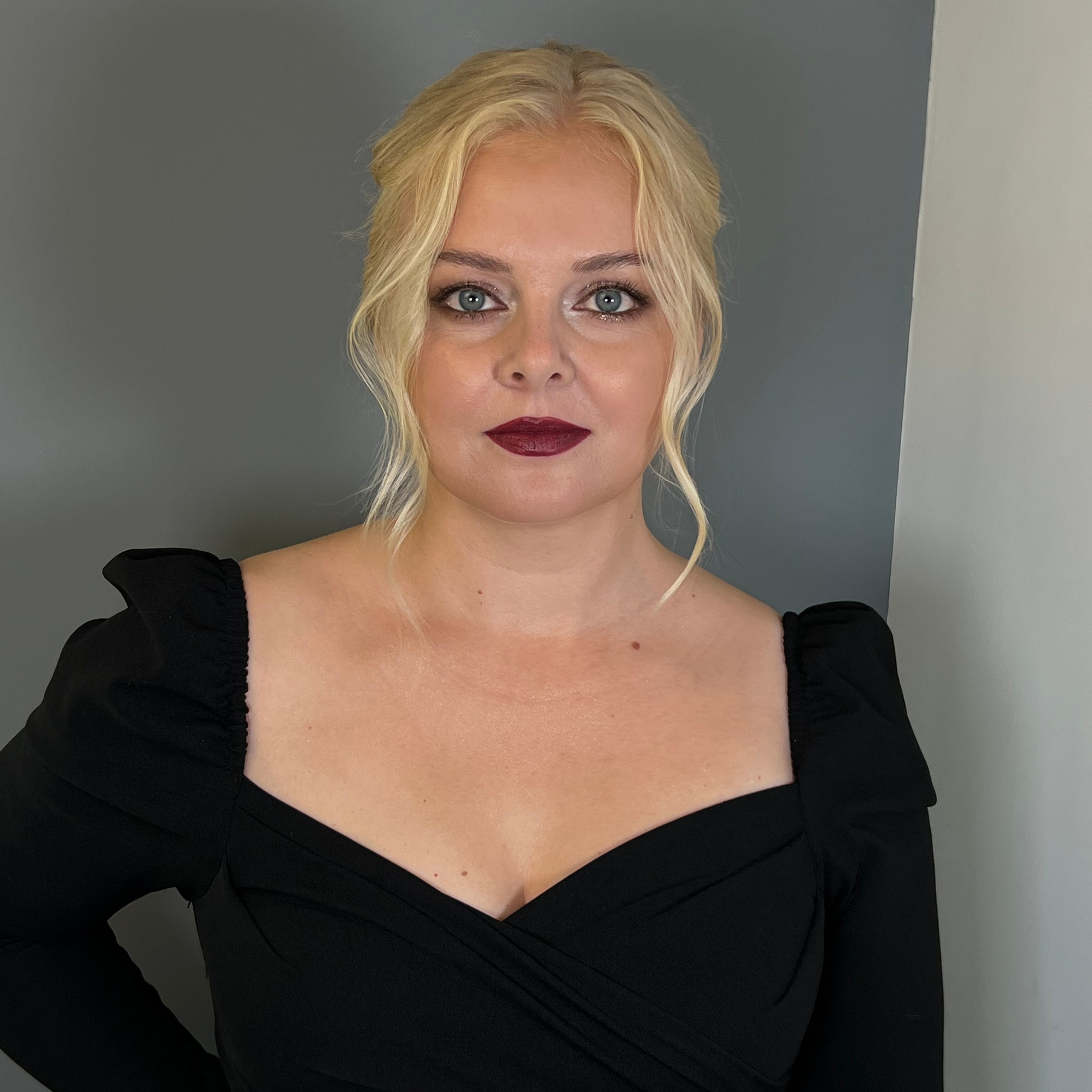 Отзывы. Студия визажистов, стилистов по прическам, бровистов и мастеров по ресницам