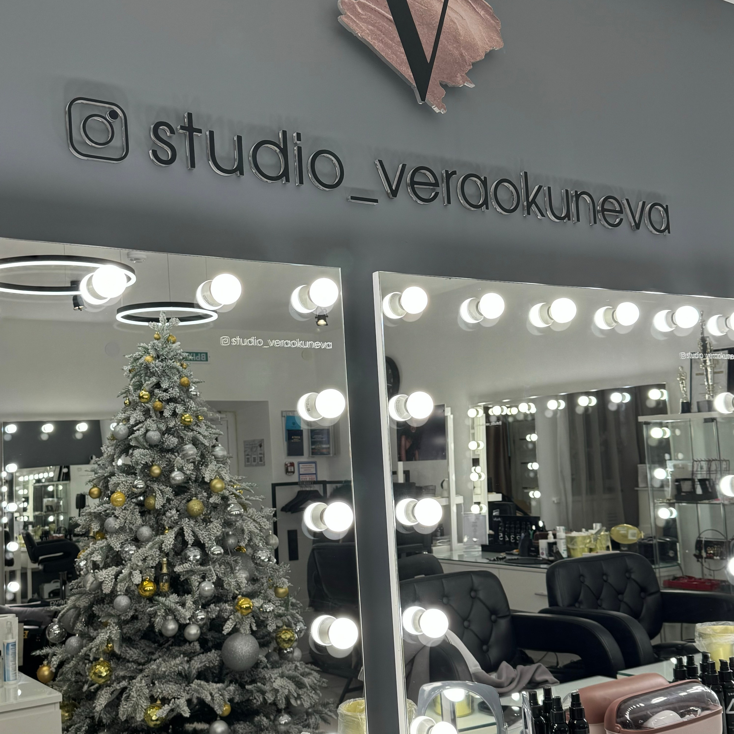 Отзывы. Студия визажистов, стилистов по прическам, бровистов и мастеров по ресницам