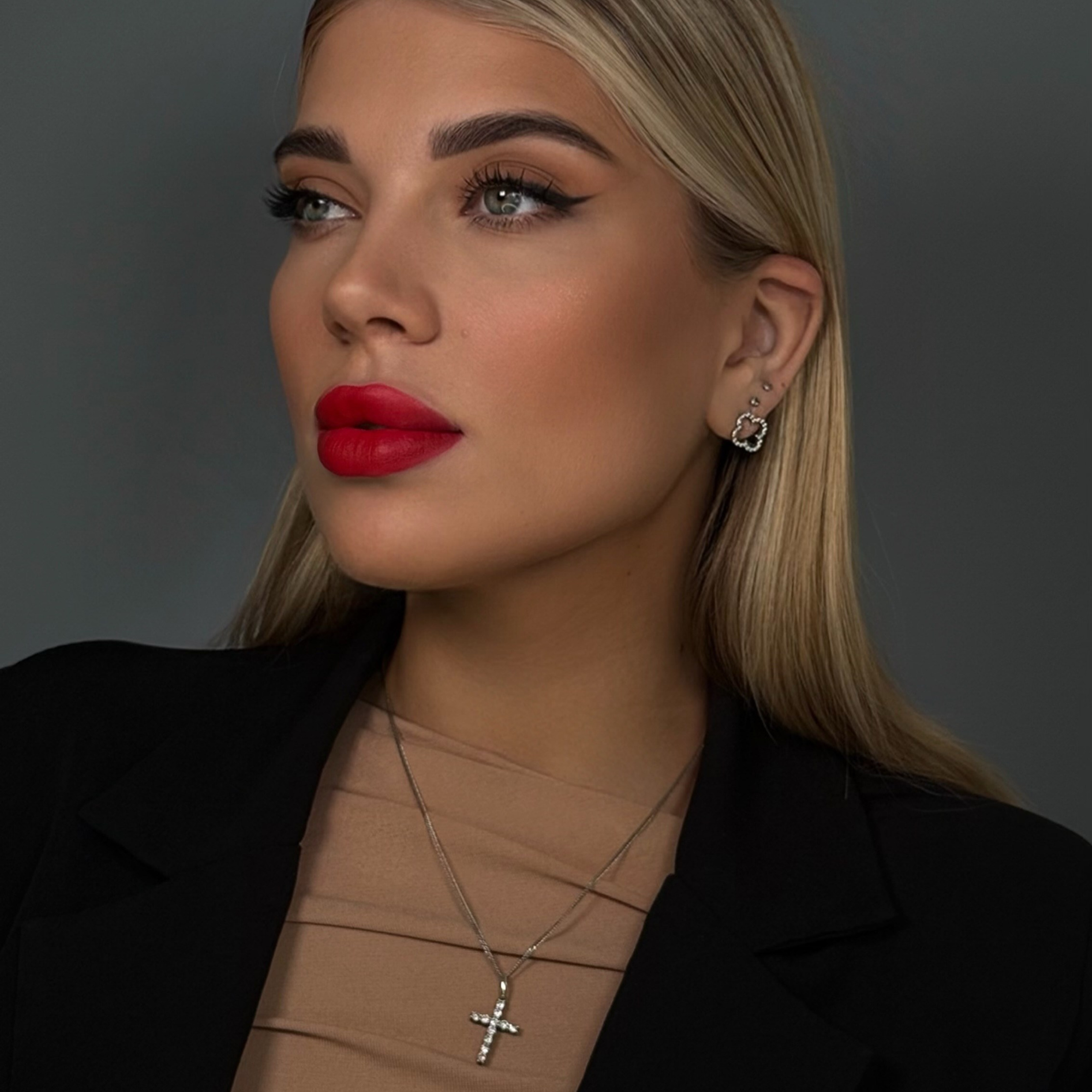 Отзывы. Студия визажистов, стилистов по прическам, бровистов и мастеров по ресницам