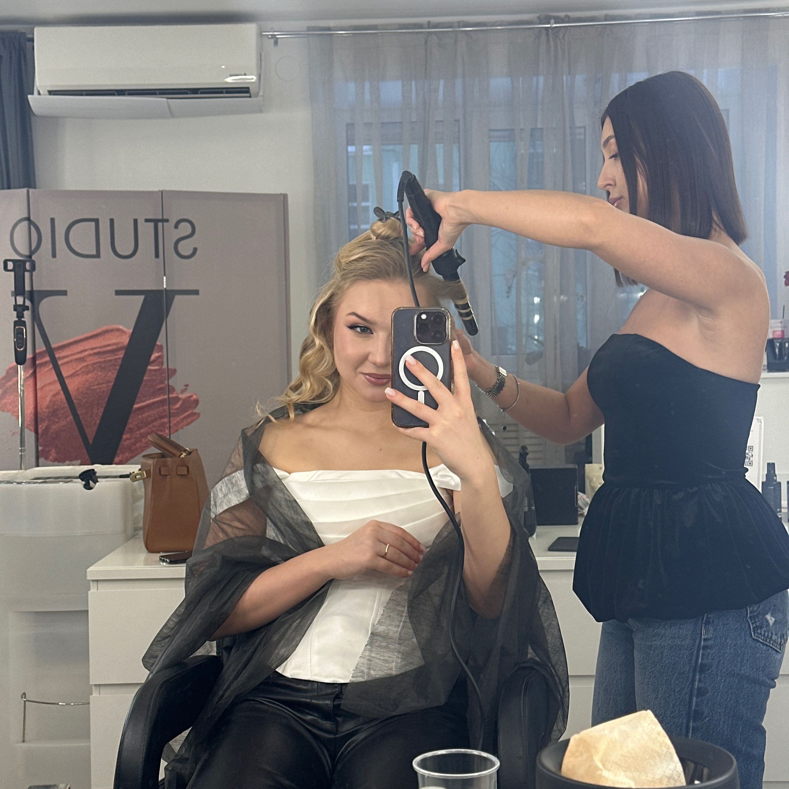 Отзывы. Студия визажистов, стилистов по прическам, бровистов и мастеров по ресницам