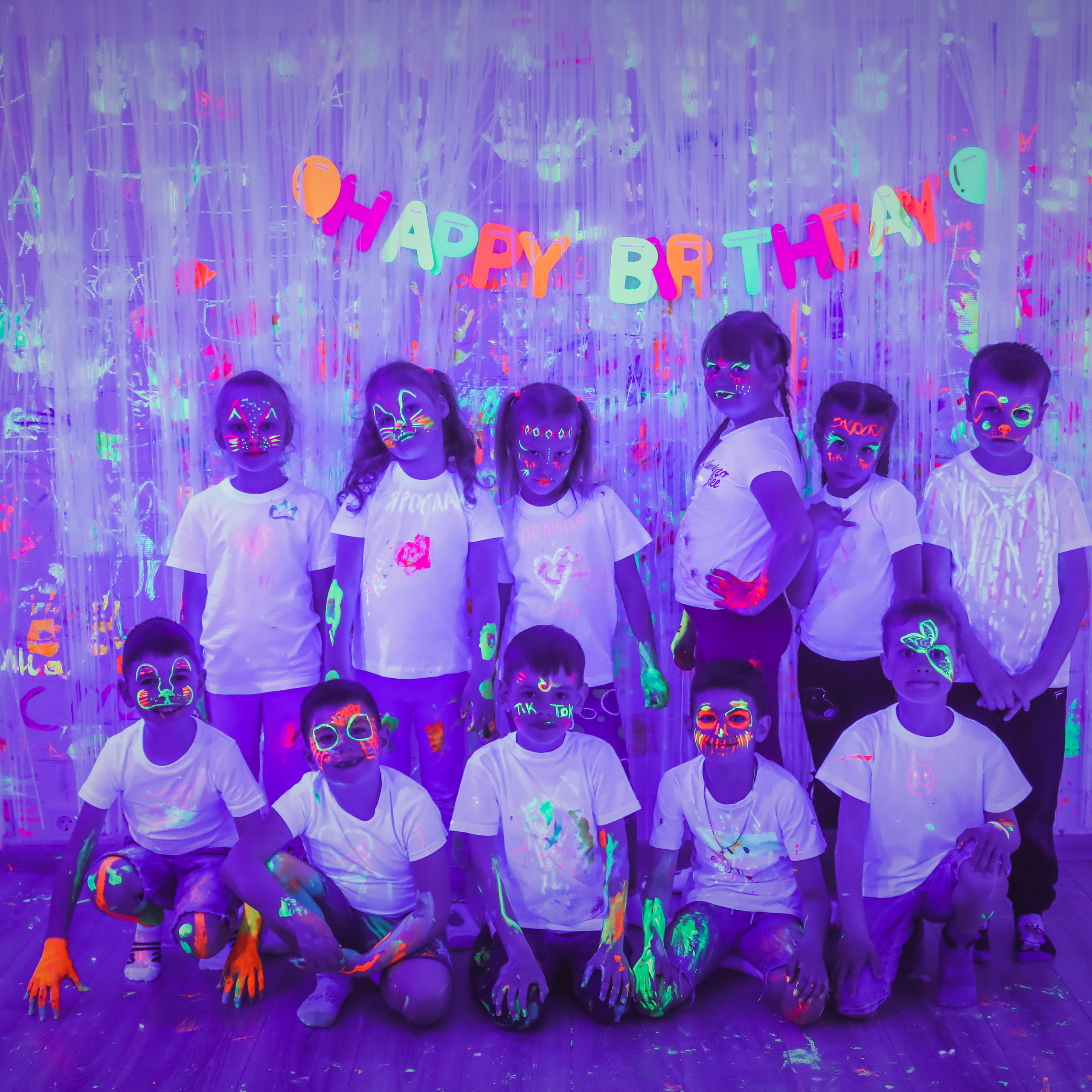 Полина В НЕОНЕ