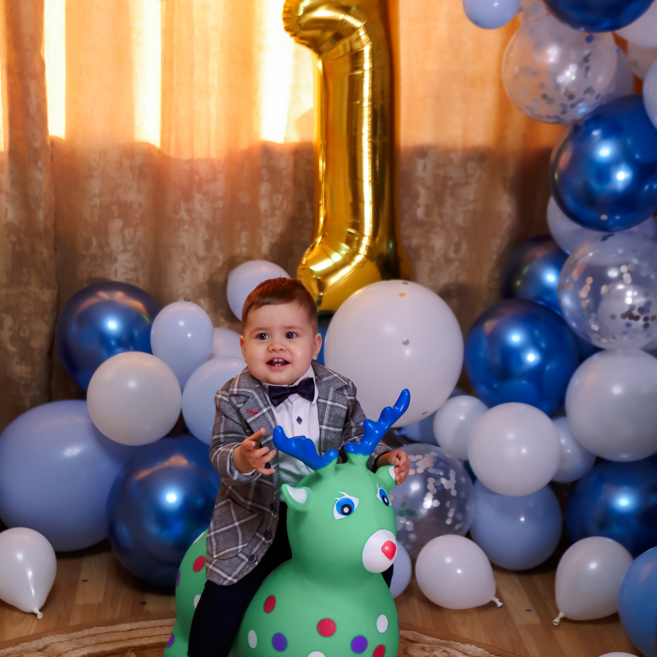 Дома у Славы