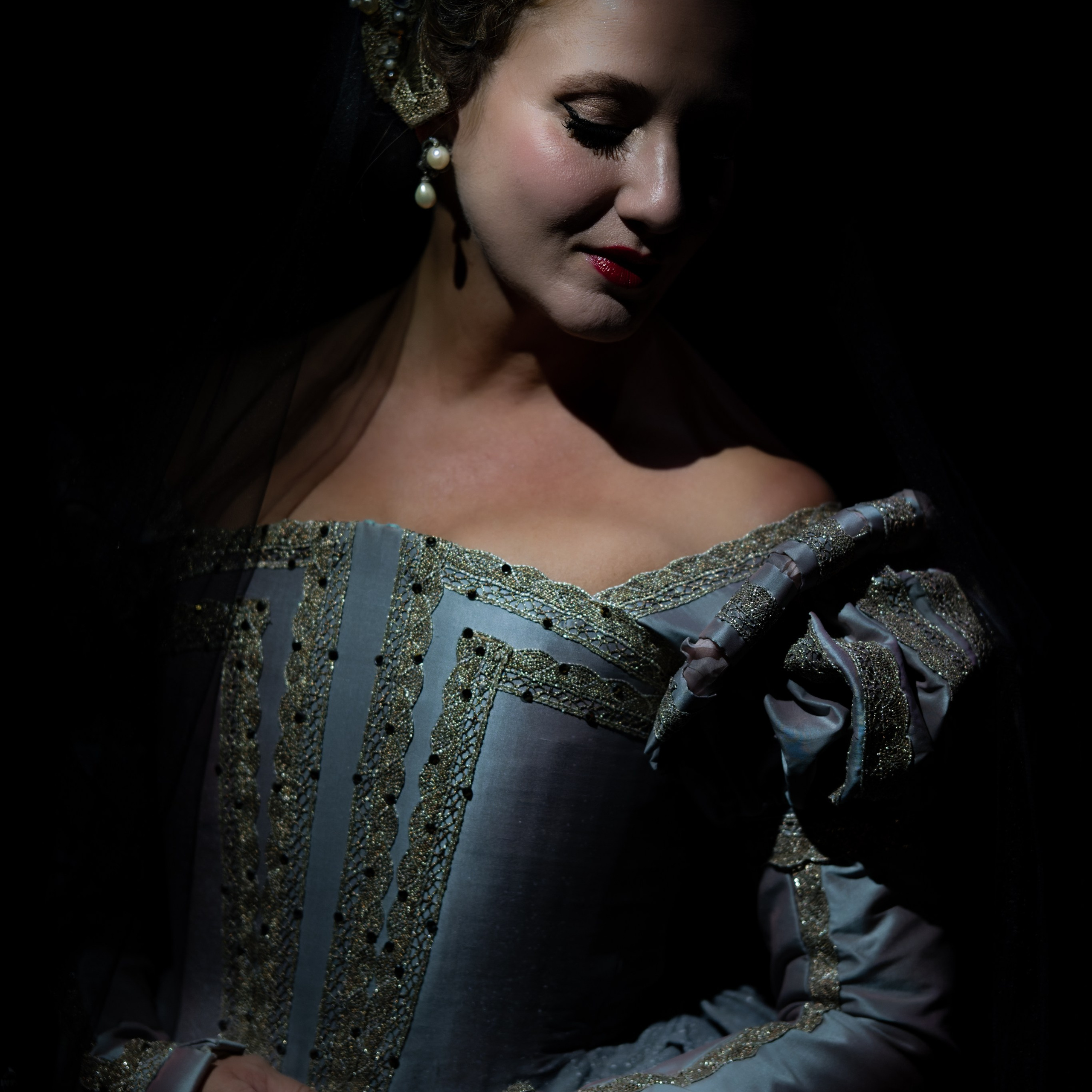 Артистка Алия Гаджиева