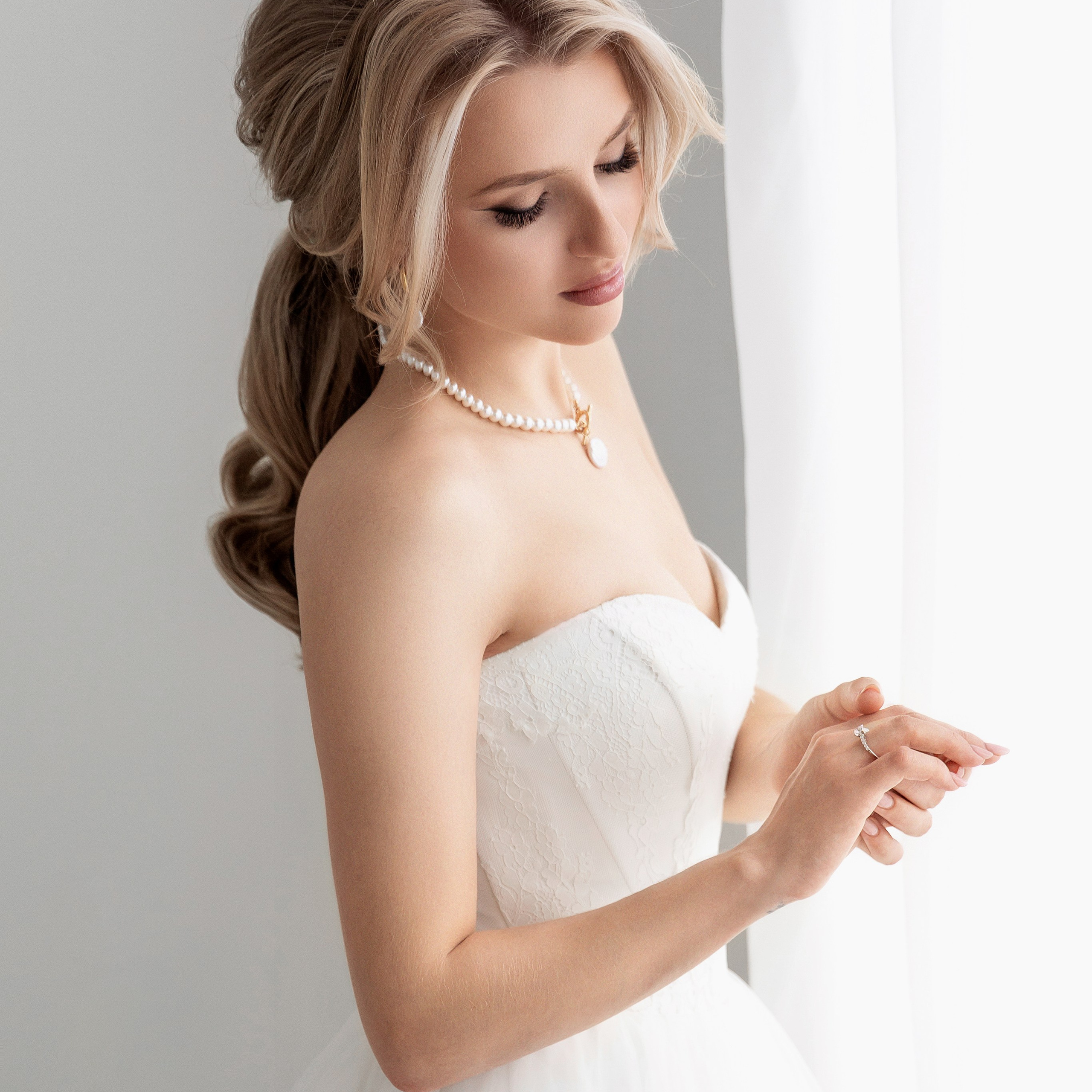 Услуги. Профессиональный топ стилист по прическам и макияжу