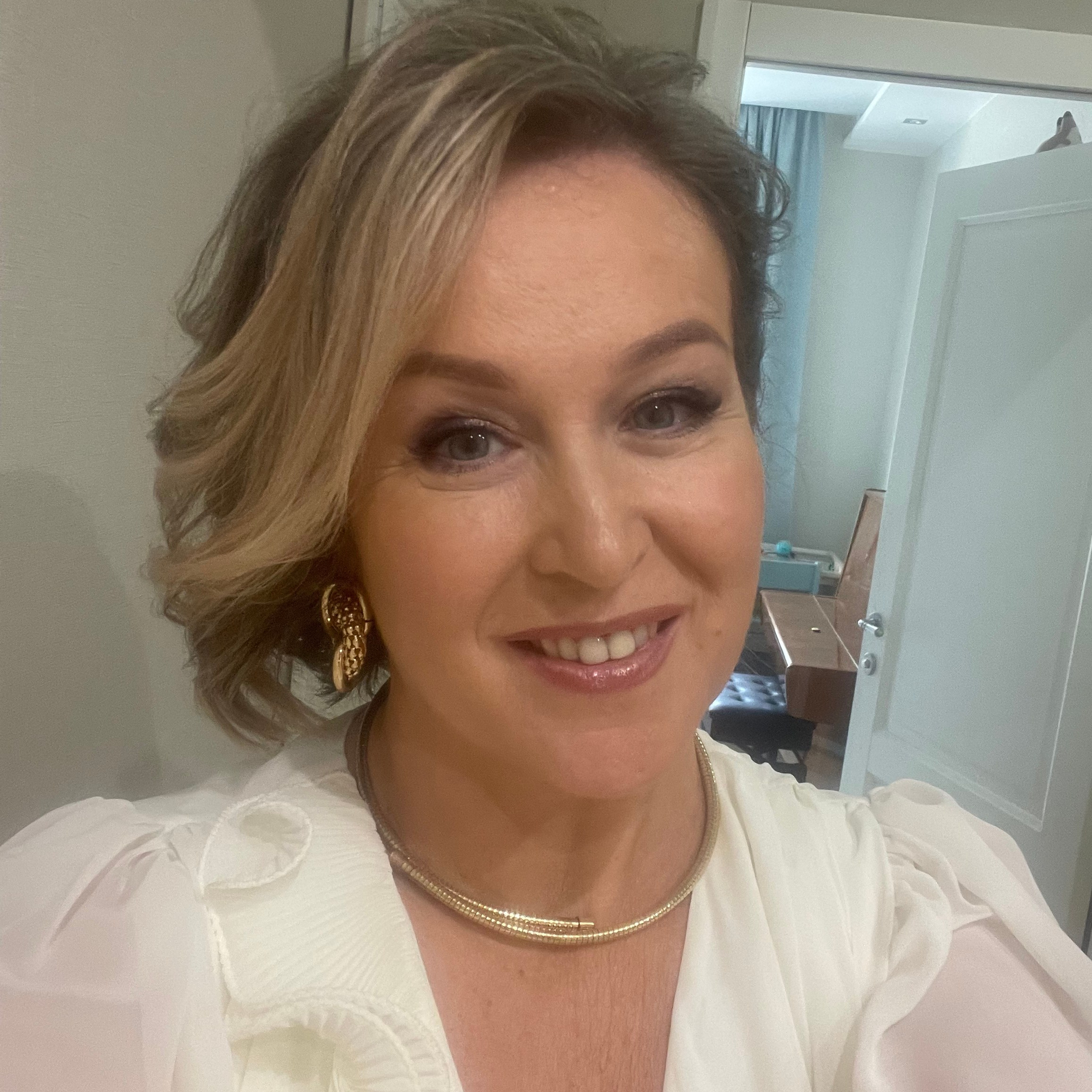 Отзывы. Профессиональный стилист по прическам и макияжу в Санкт-Петербурге Дарья Шишкина