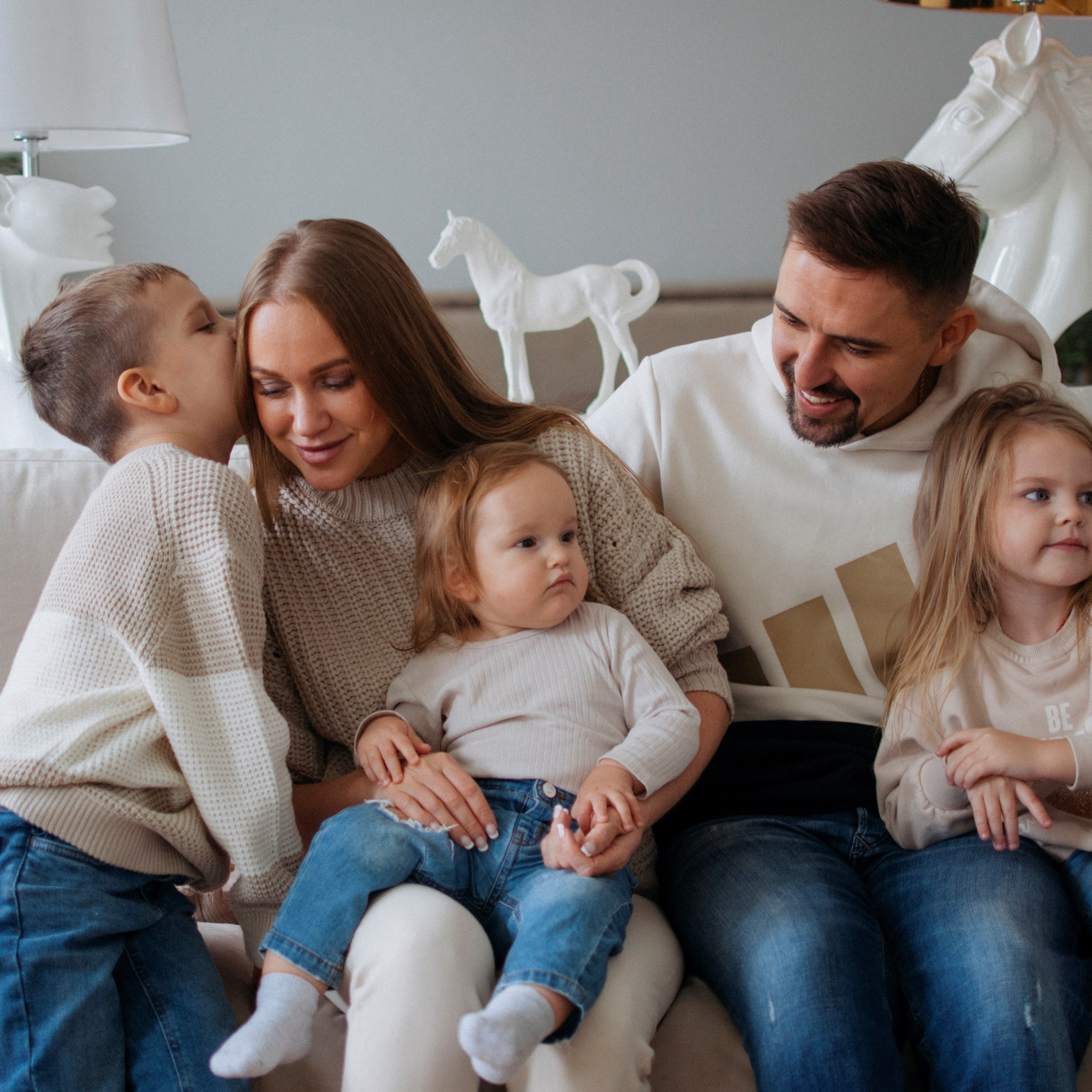 Семейная студийная фотосессия