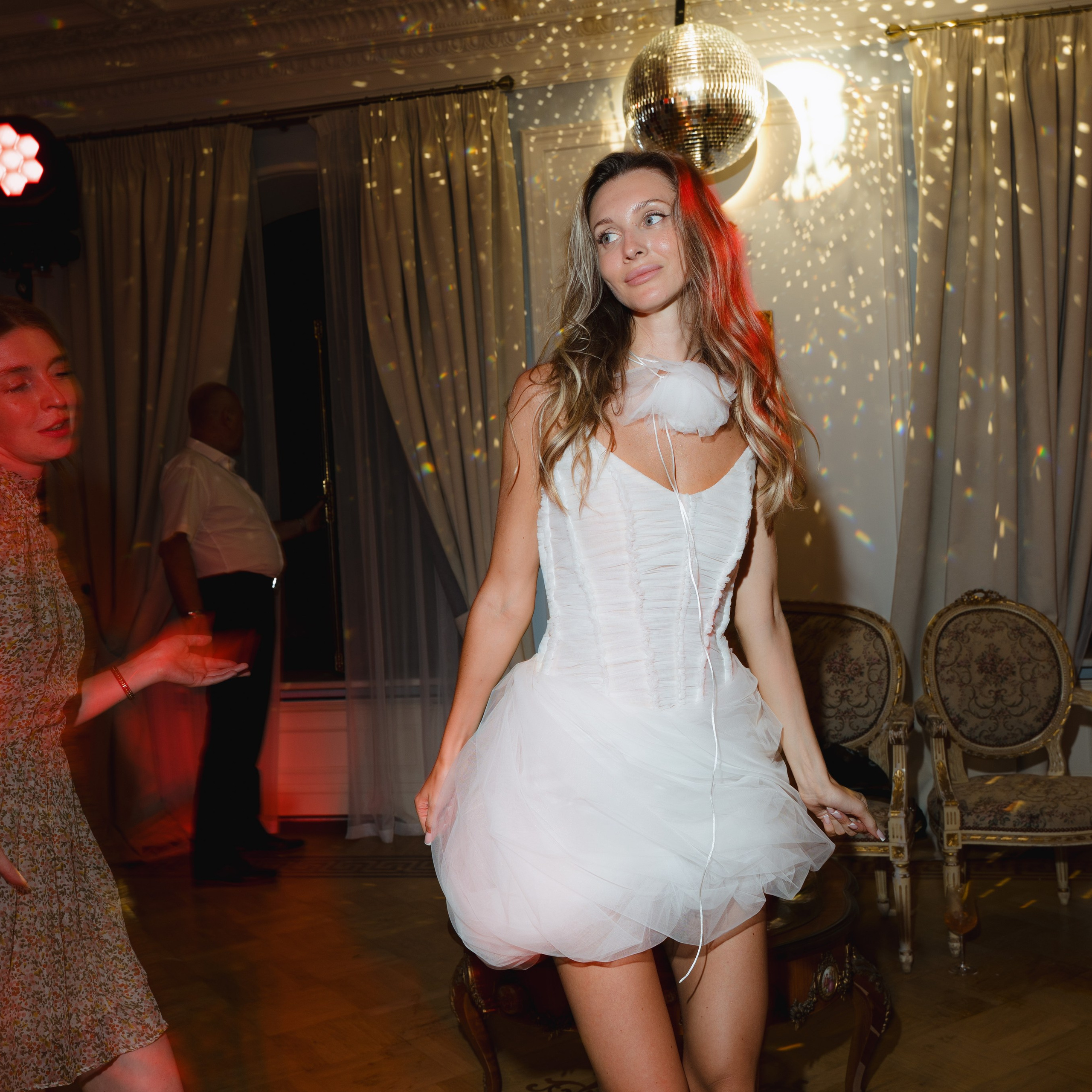 Свадебная съемка во дворце Мясникова. Фотограф Миланазавр