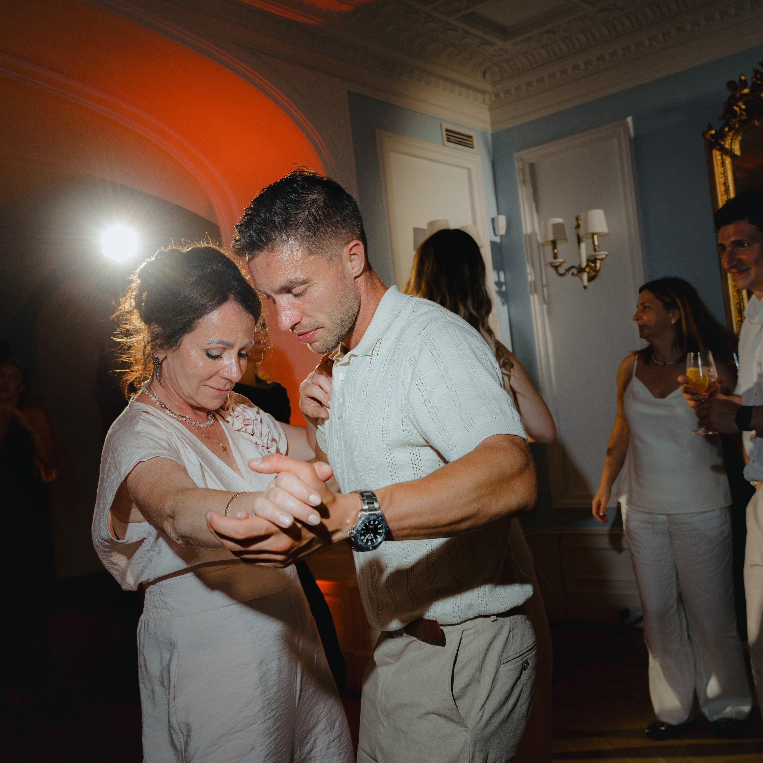 Свадебная съемка во дворце Мясникова. Фотограф Миланазавр