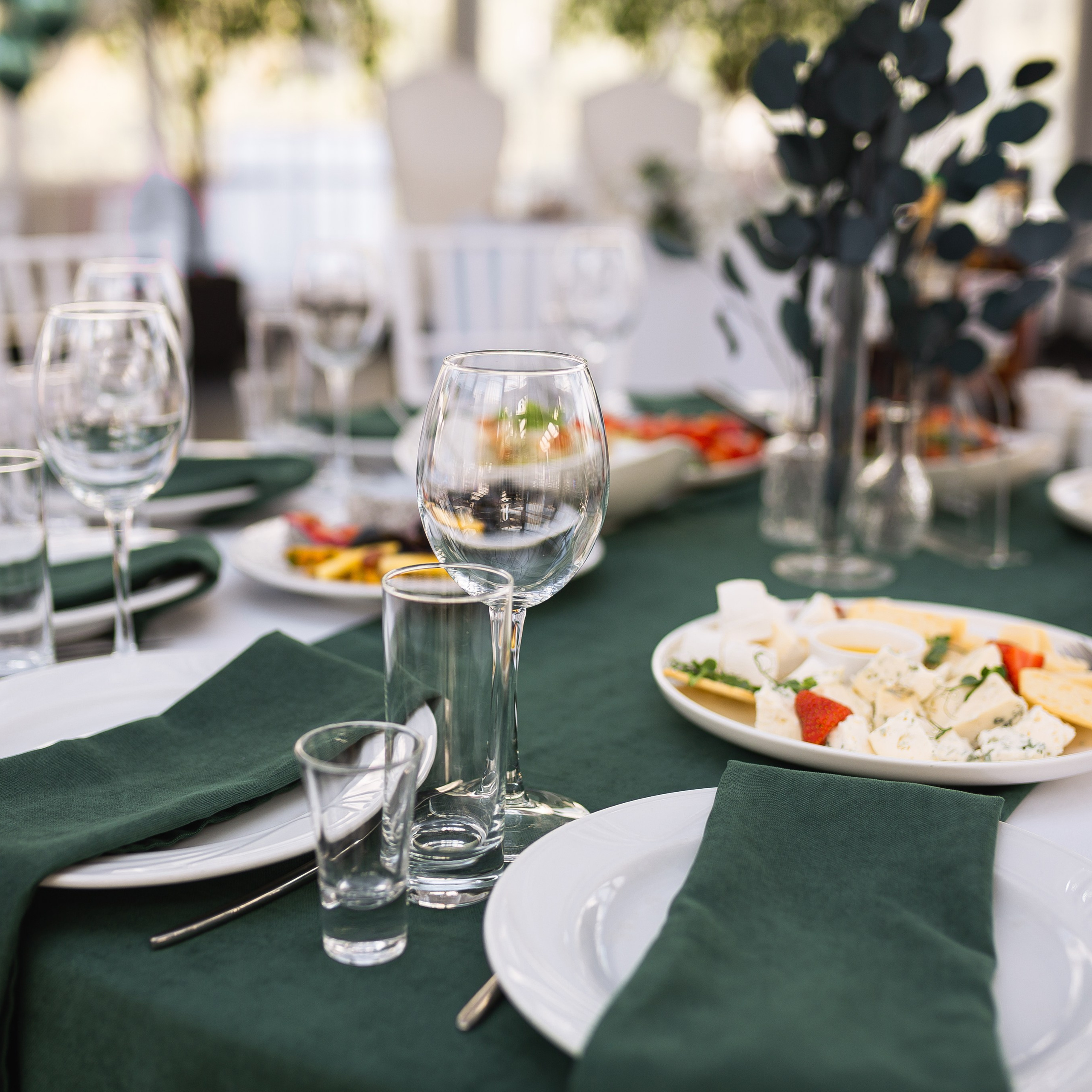 Банкет: две свадьбы