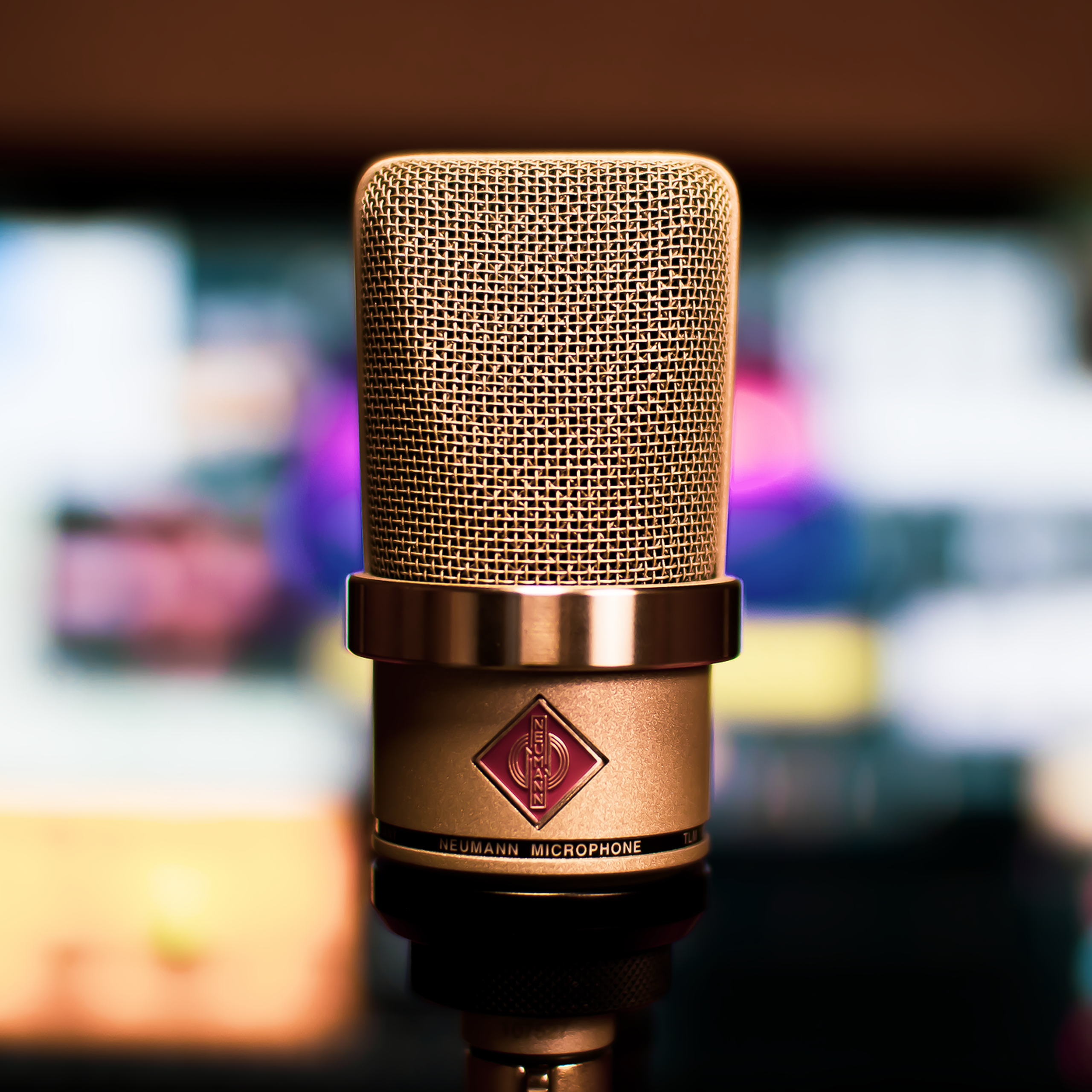 Музыкальные инструменты и оборудование