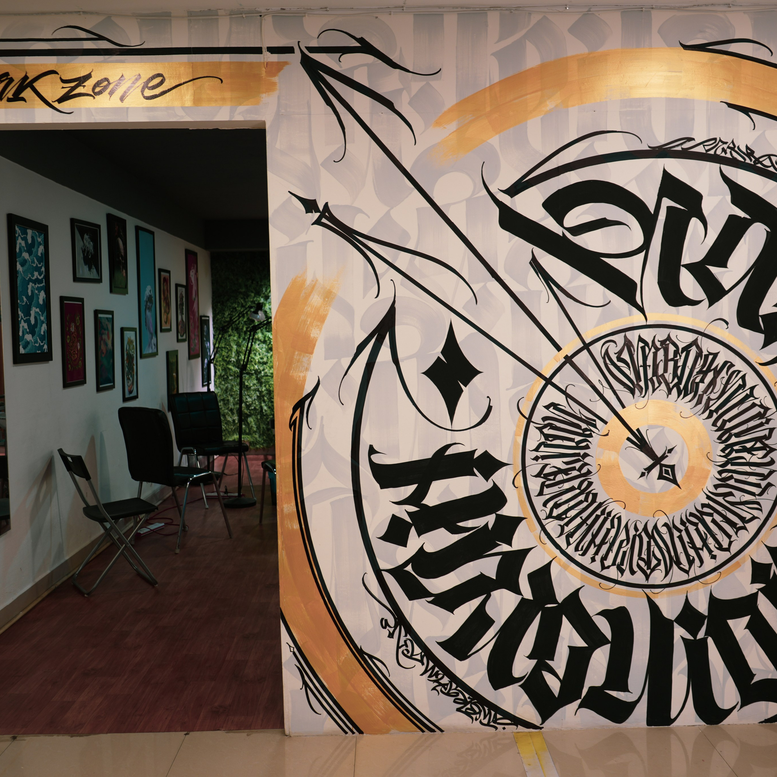 Walls. ㊍ Multi universal visual artist in India