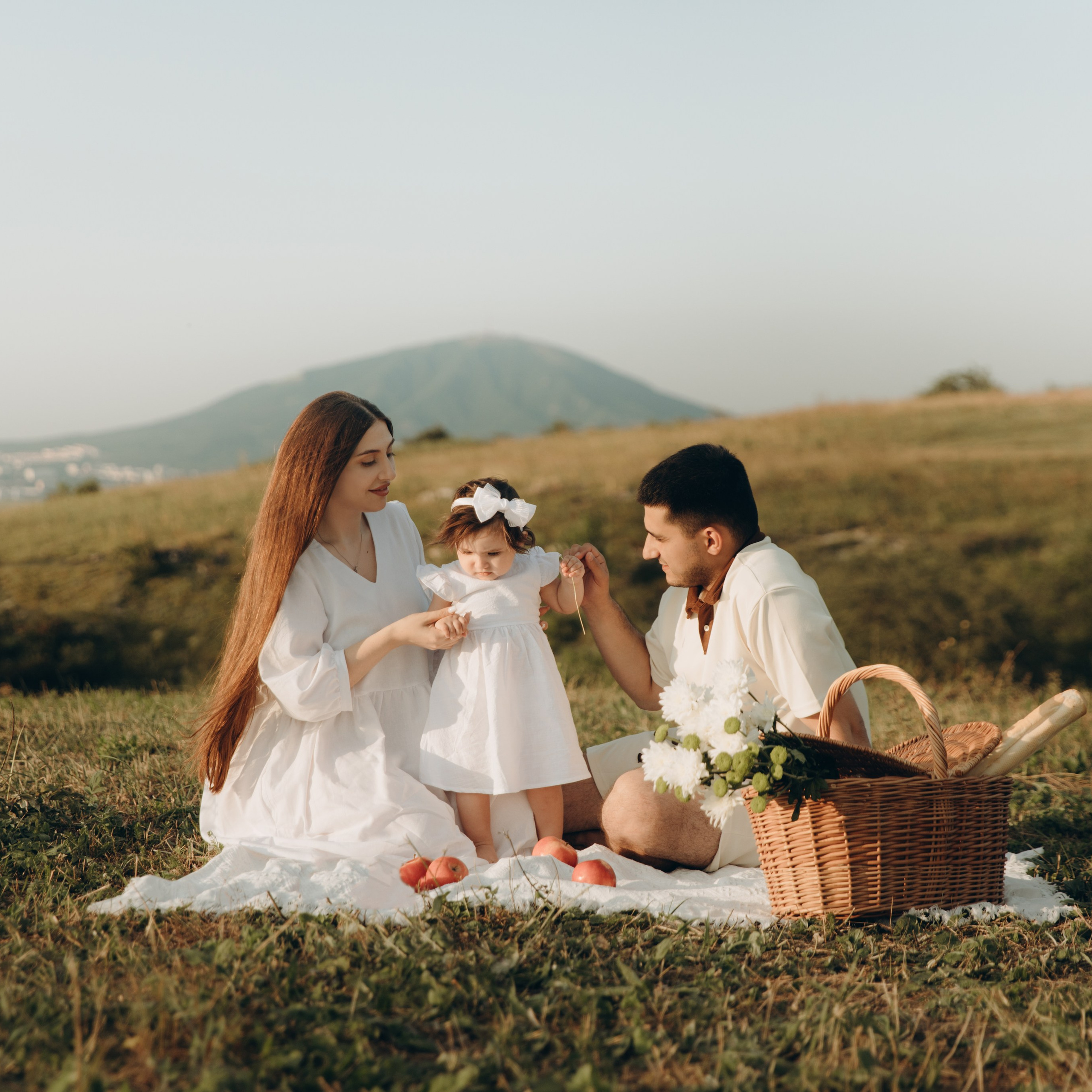 Луара, Саша, Адриана