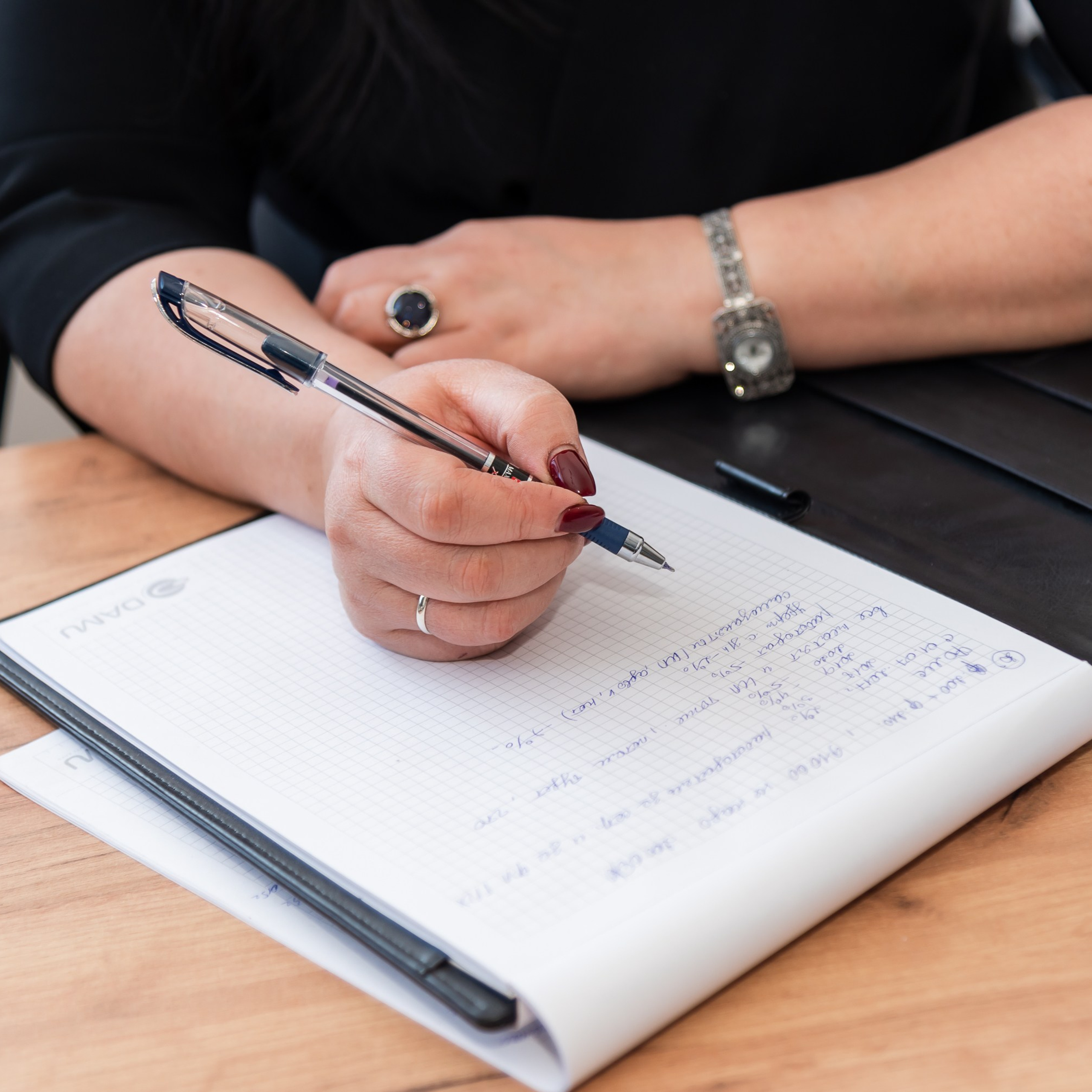 Финансовые/Юридические услуги