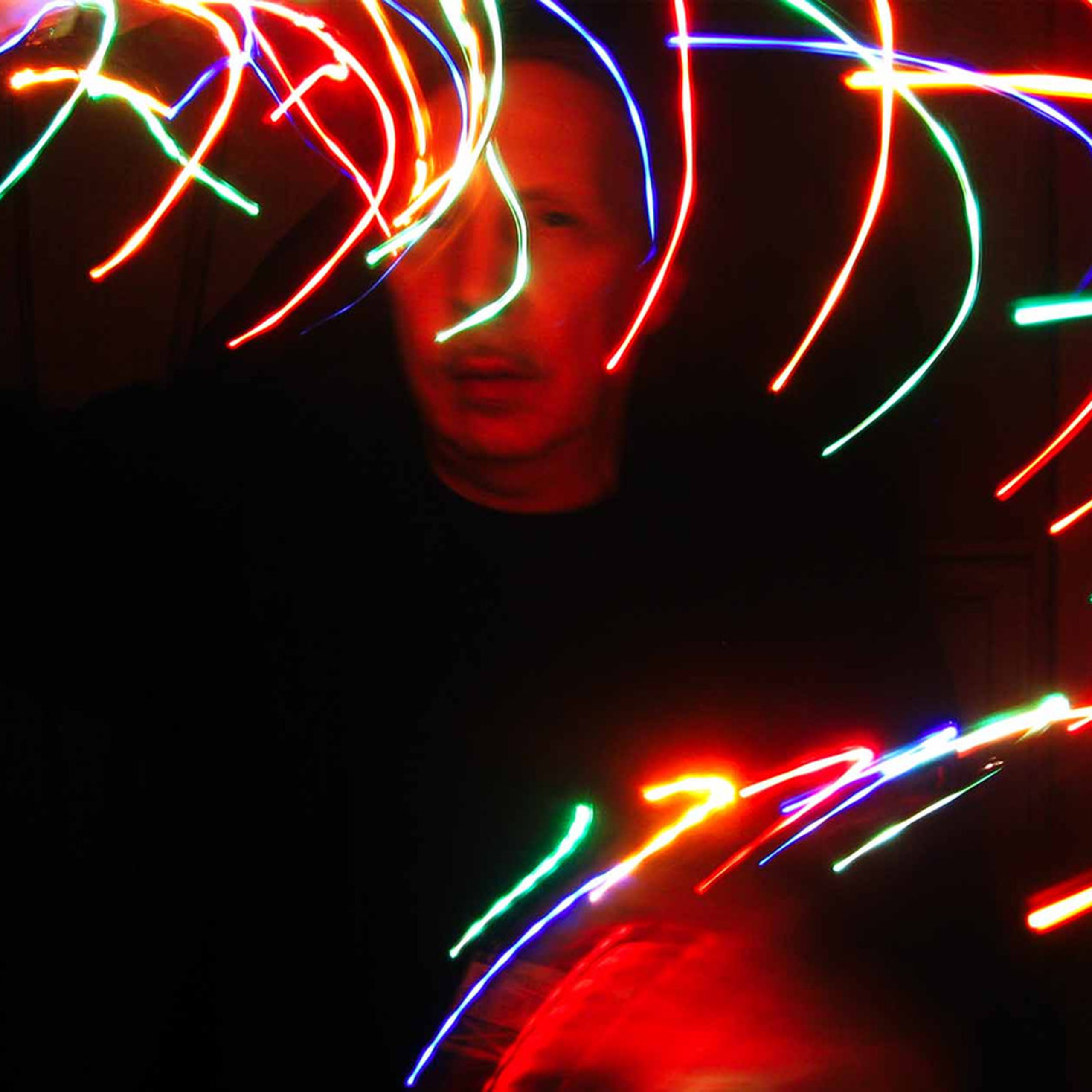 Виктор Борисов художник люминограф член СХ России живописец