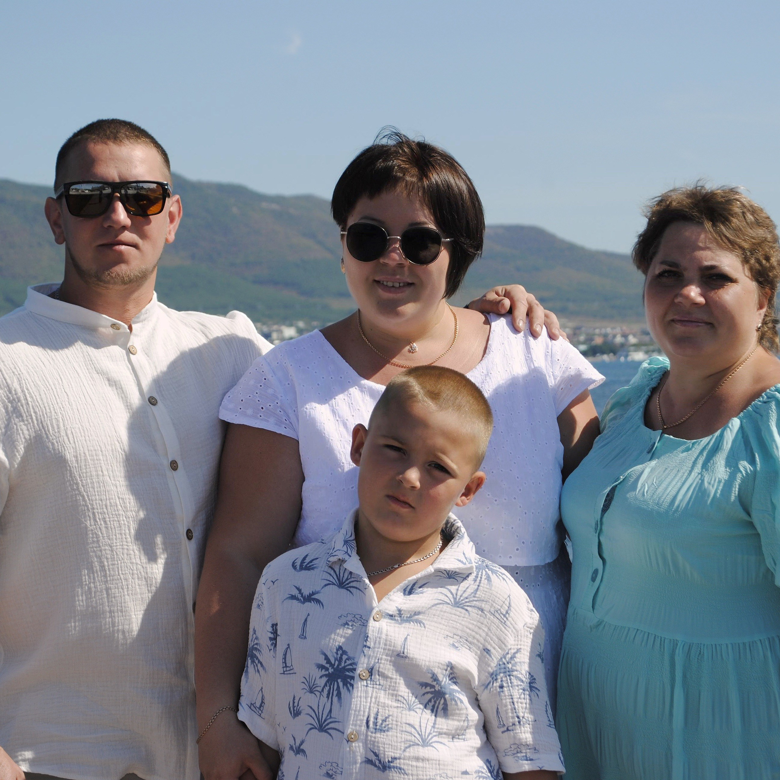 Ася и семья