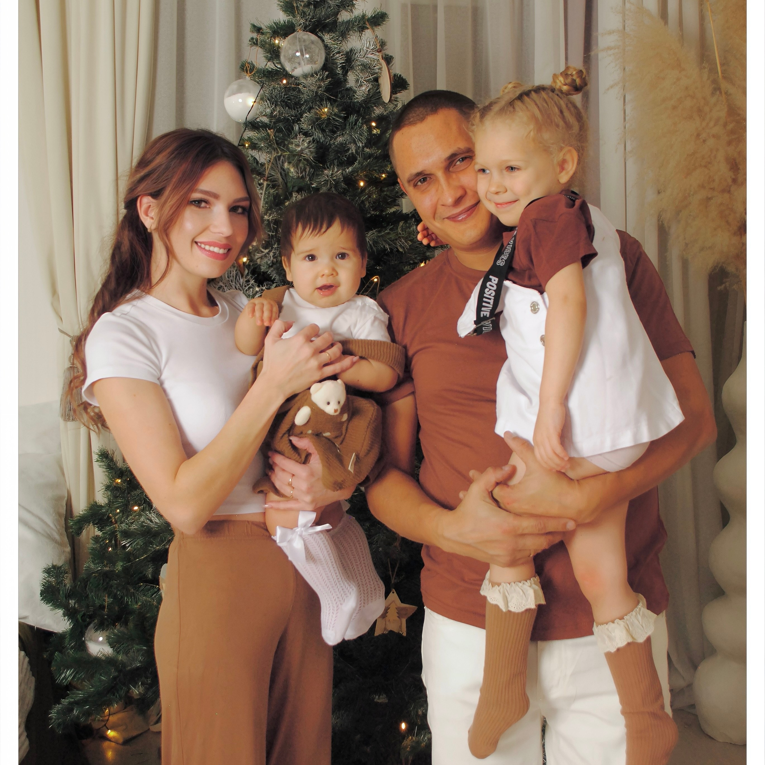 Анастасия и семья