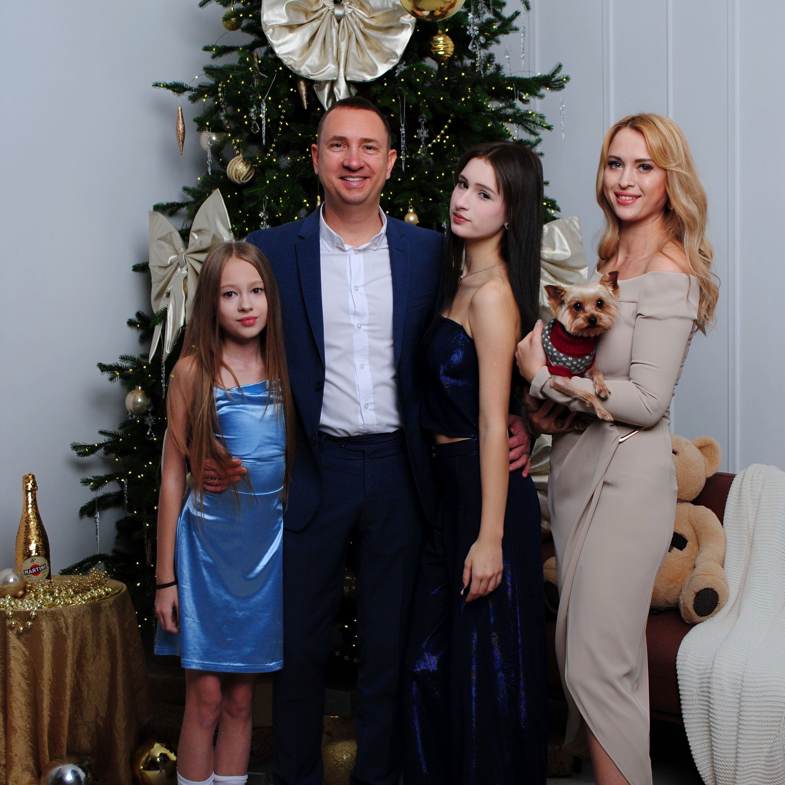 Катя и семья