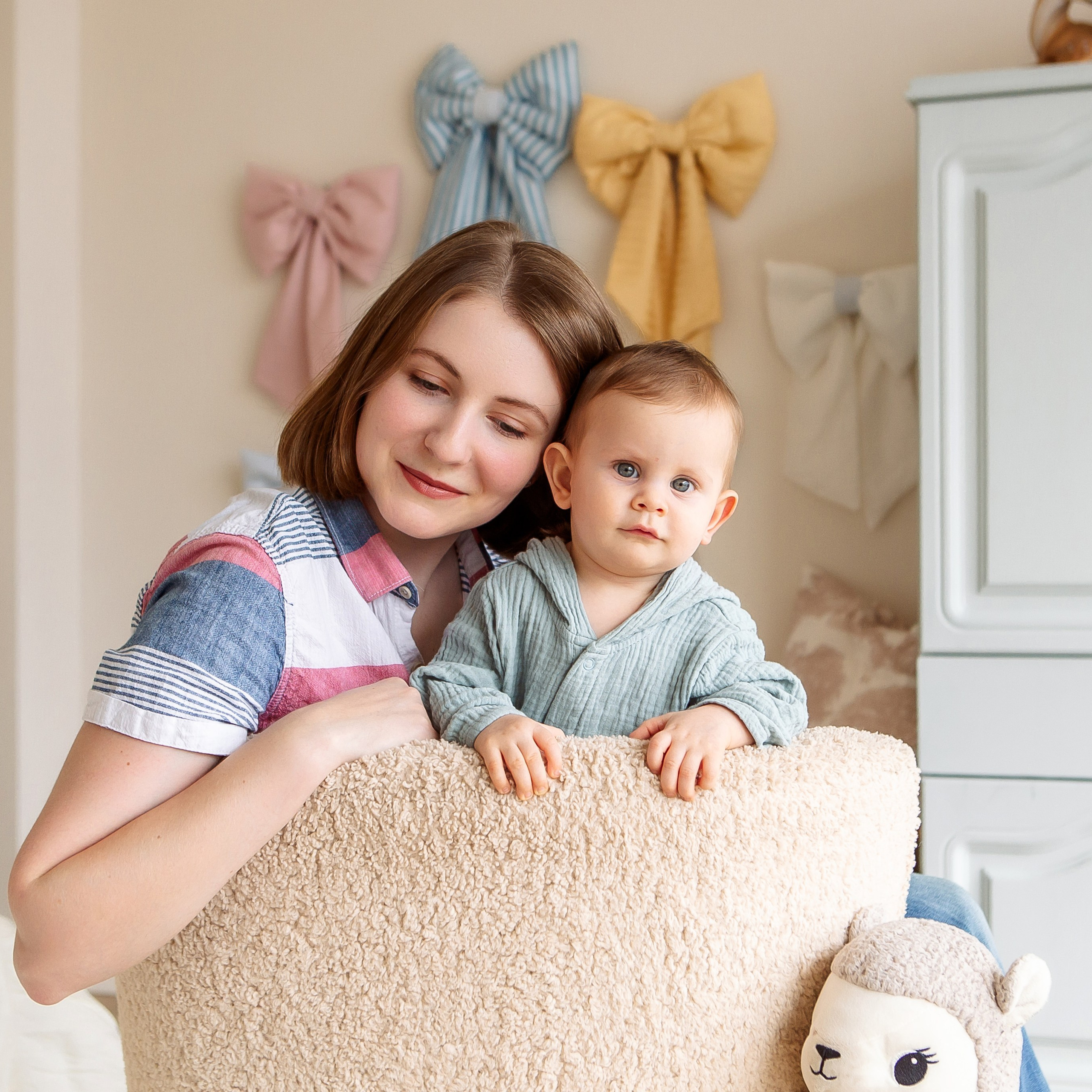 Виктор и его семья в студии Форест