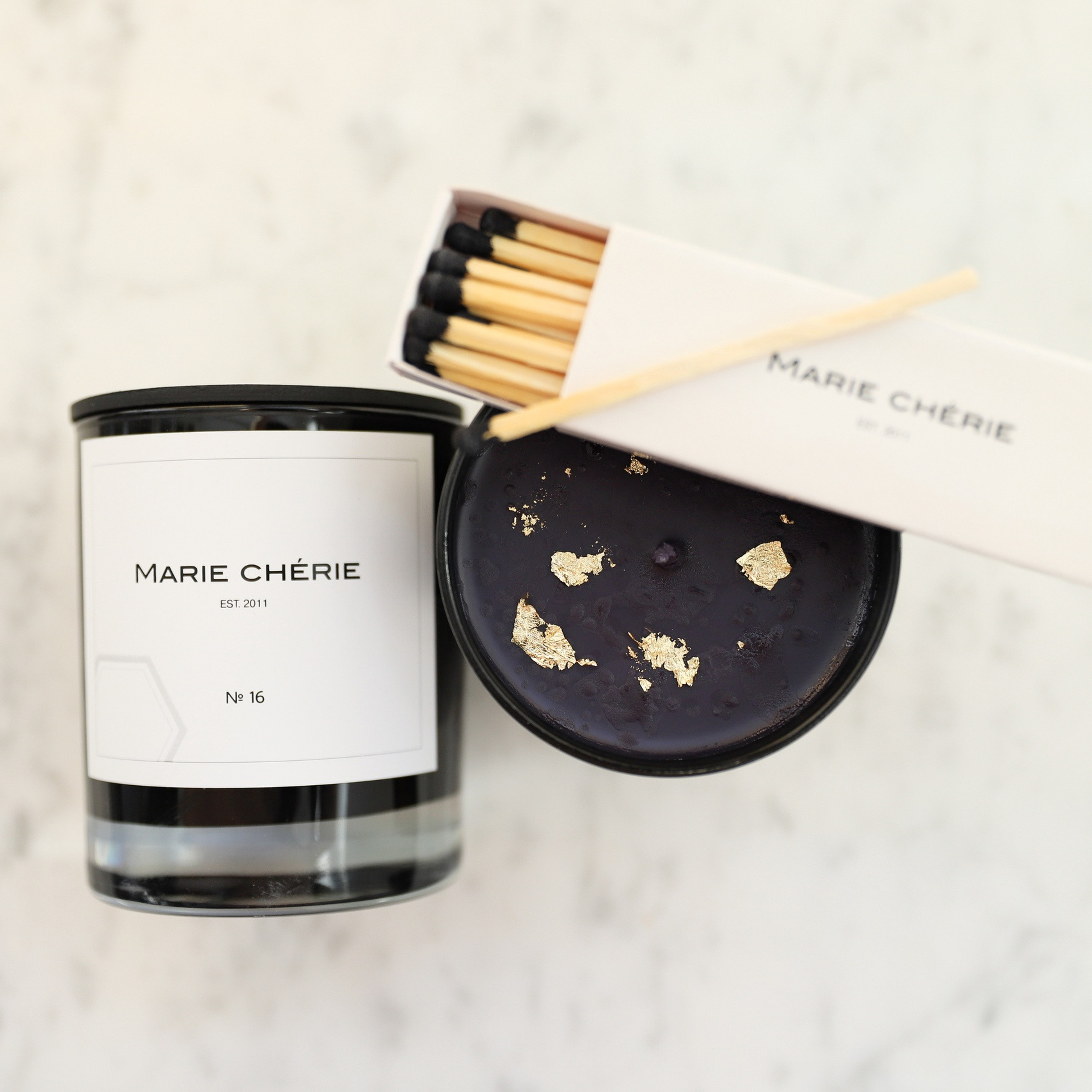 Свечи и спреи. ФОТОГРАФ ОКСАНА БРЭДШОУ