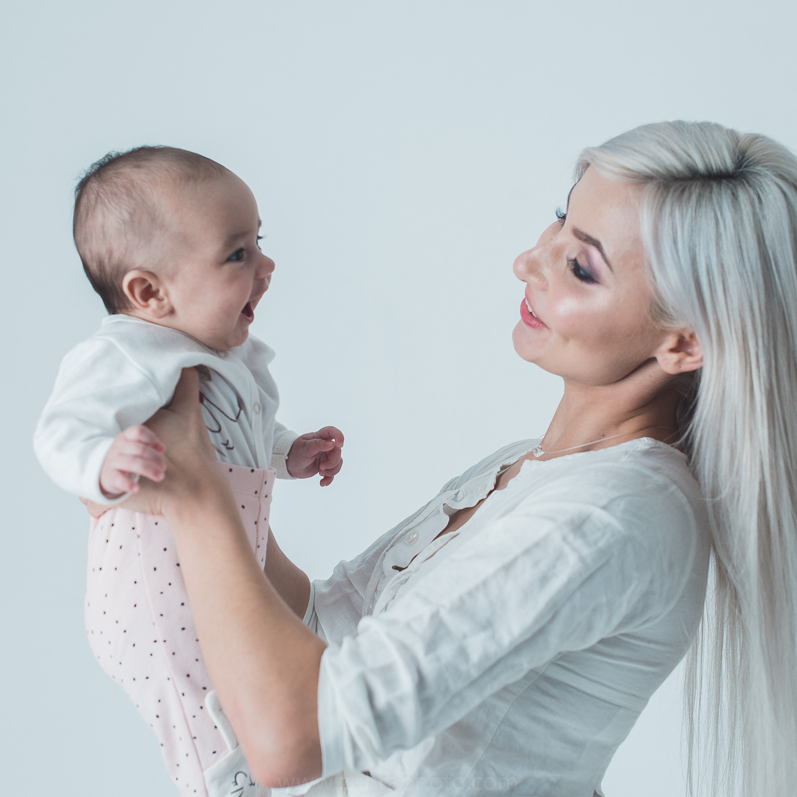 Мама с дочкой